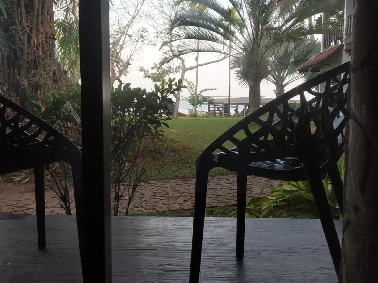 Lake view room - Photo 3