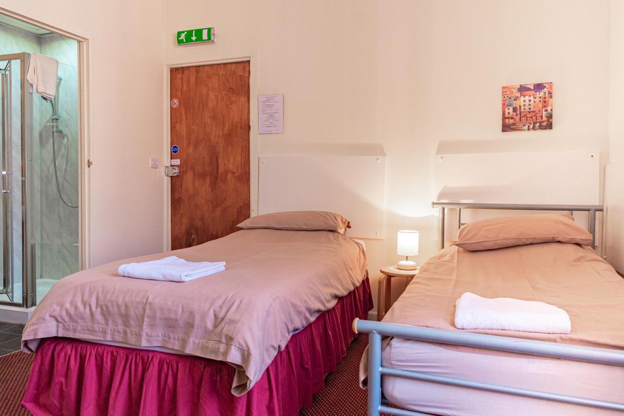 Standard Double Room - Photo 3