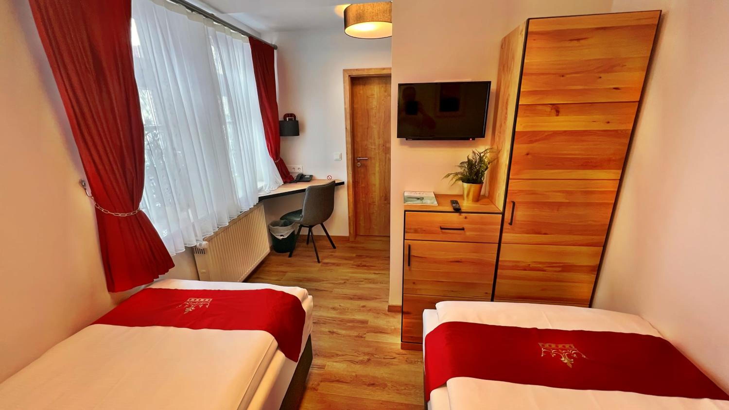Twin Room - Photo 5