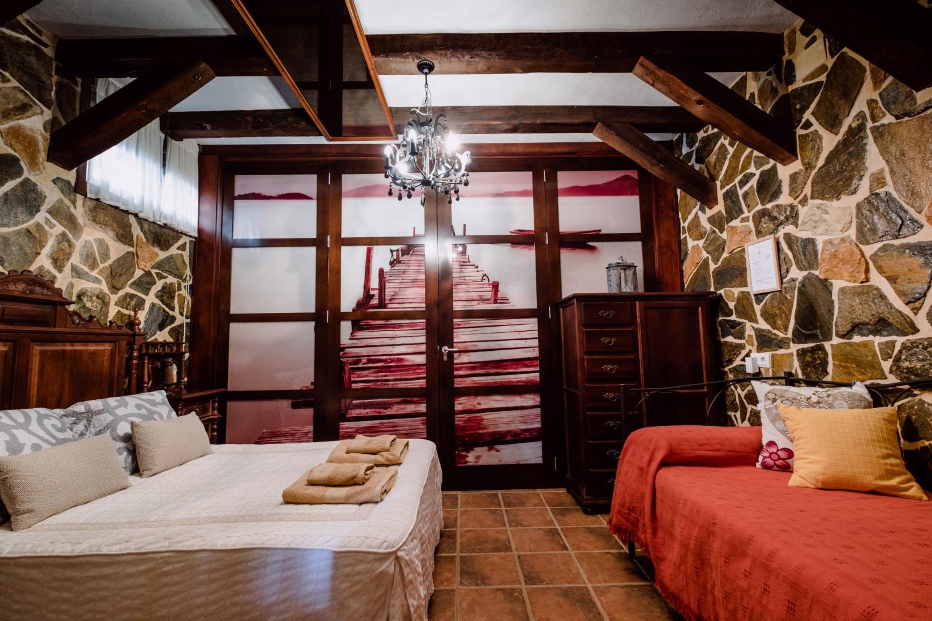 Double Room with Private Bathroom photo 2