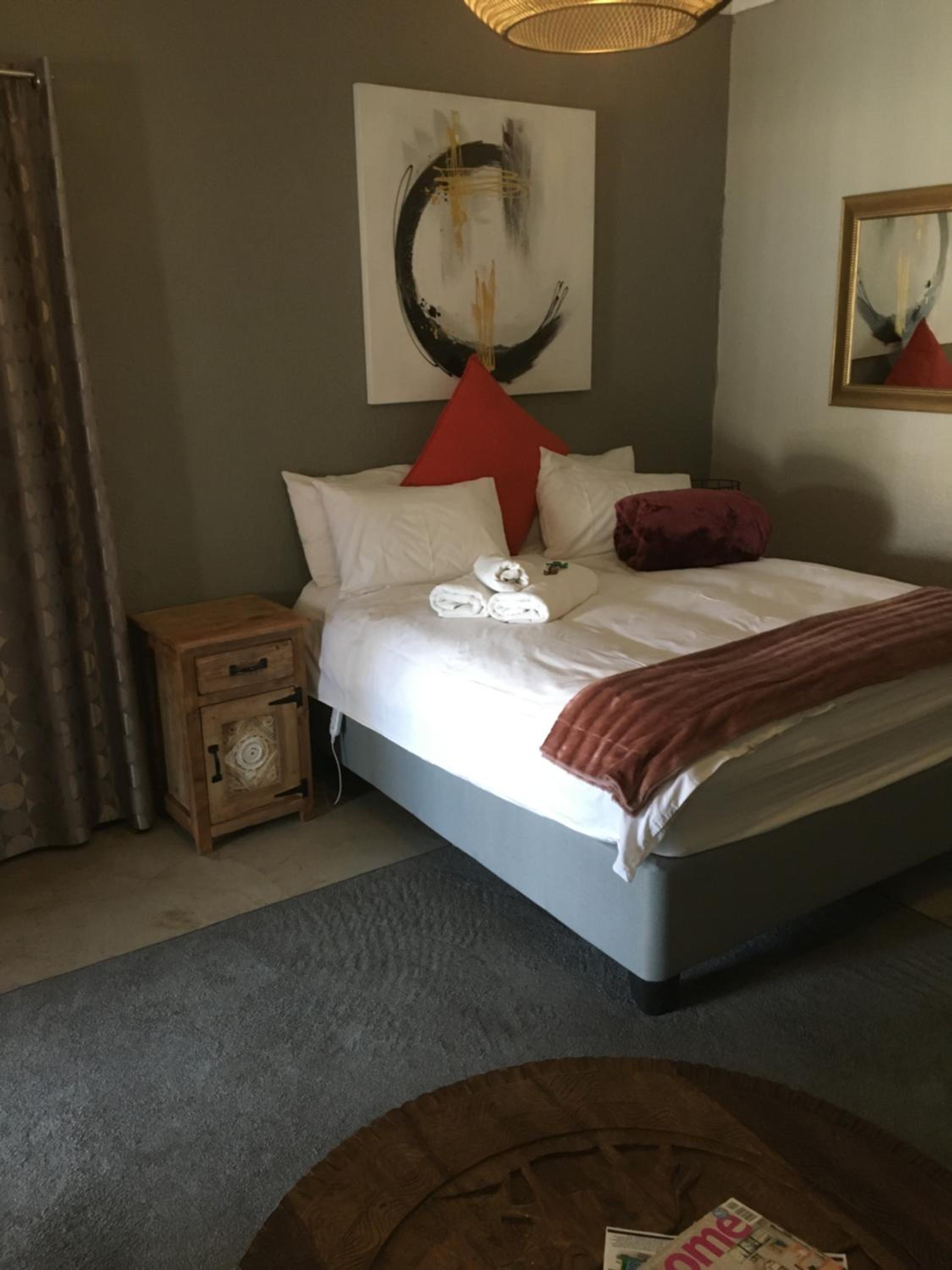 Deluxe Suite - Photo 12