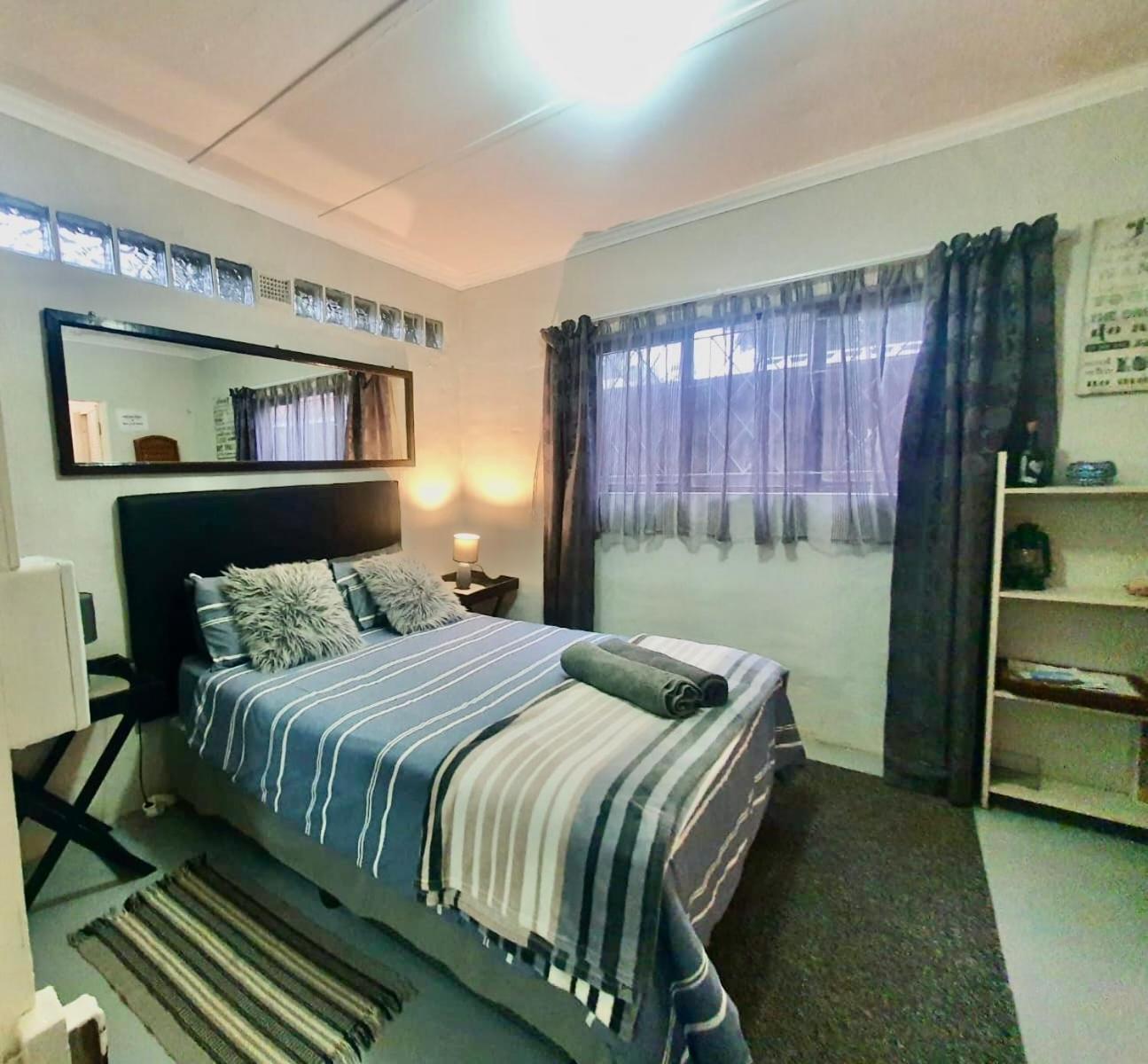 One-Bedroom Cottage - Photo 8