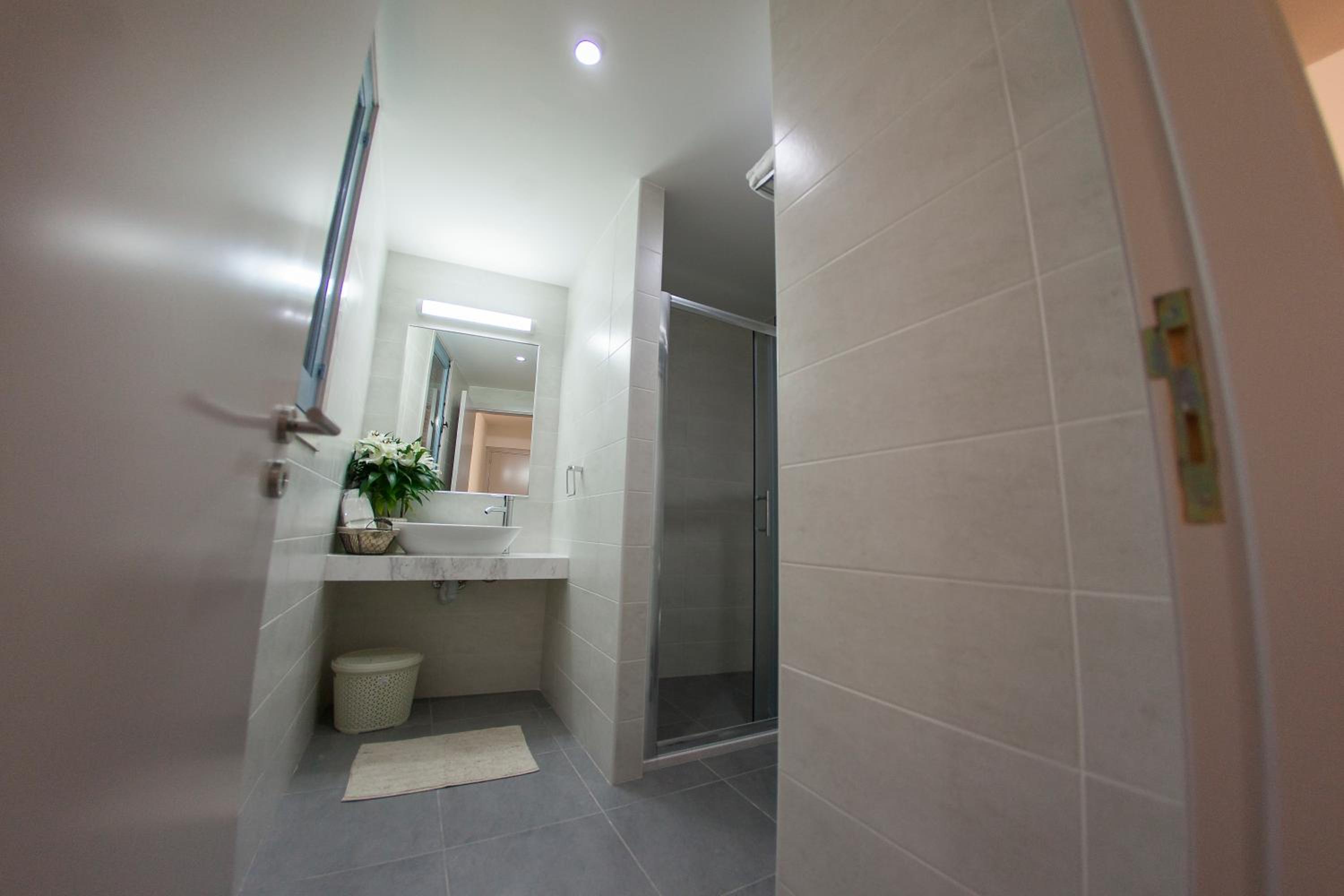 Luxury Studio with City View - Photo 2