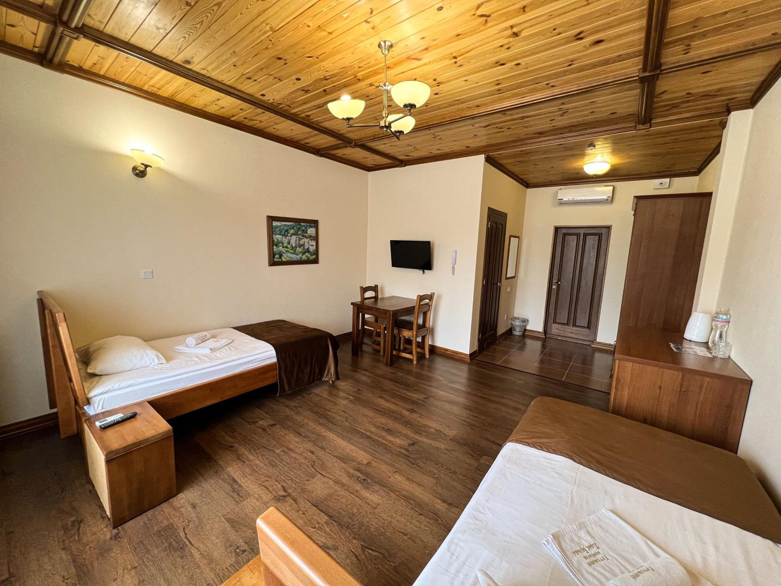 Superior Twin Room with City View photo 3