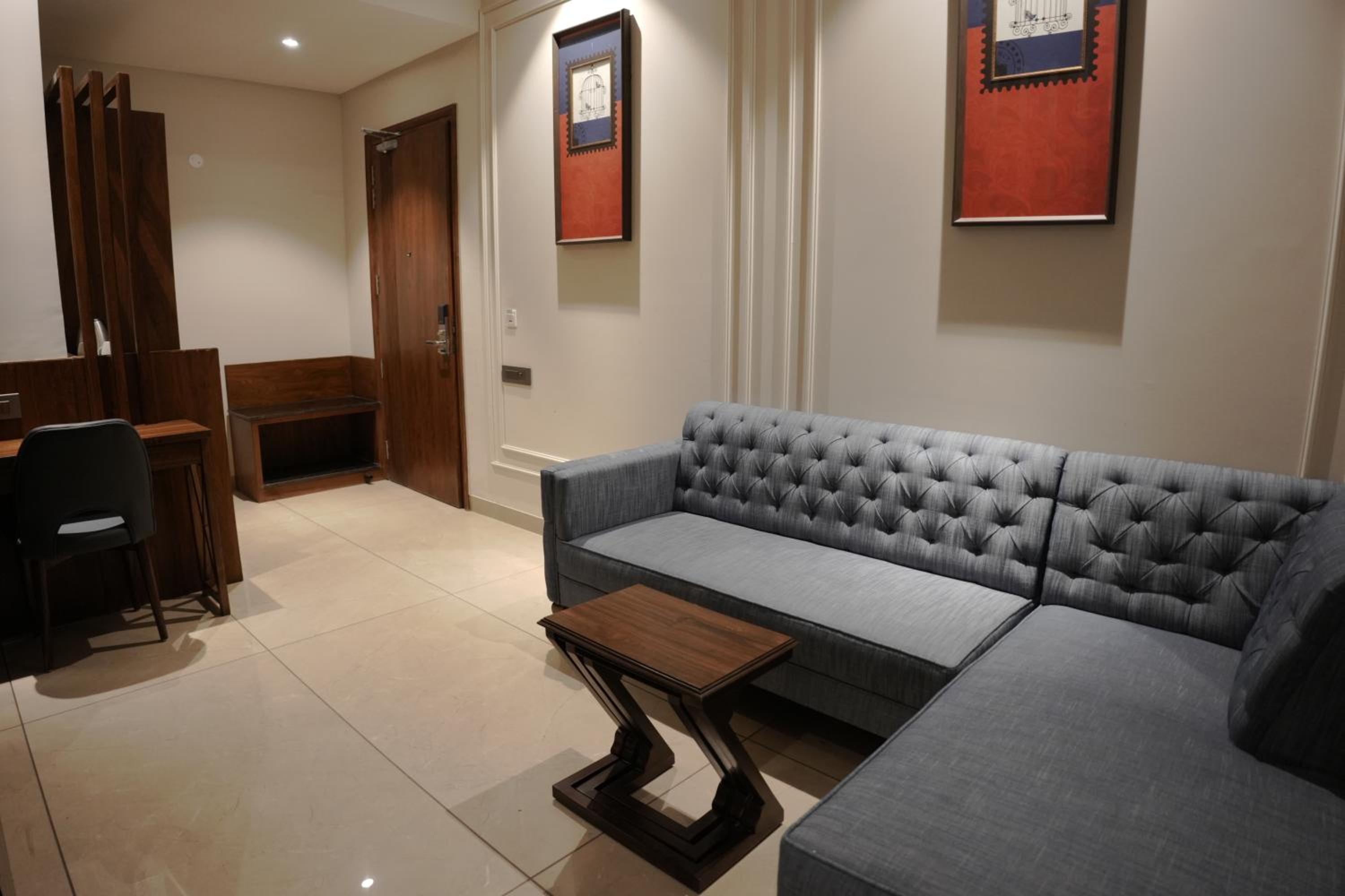 Deluxe King Room photo 1