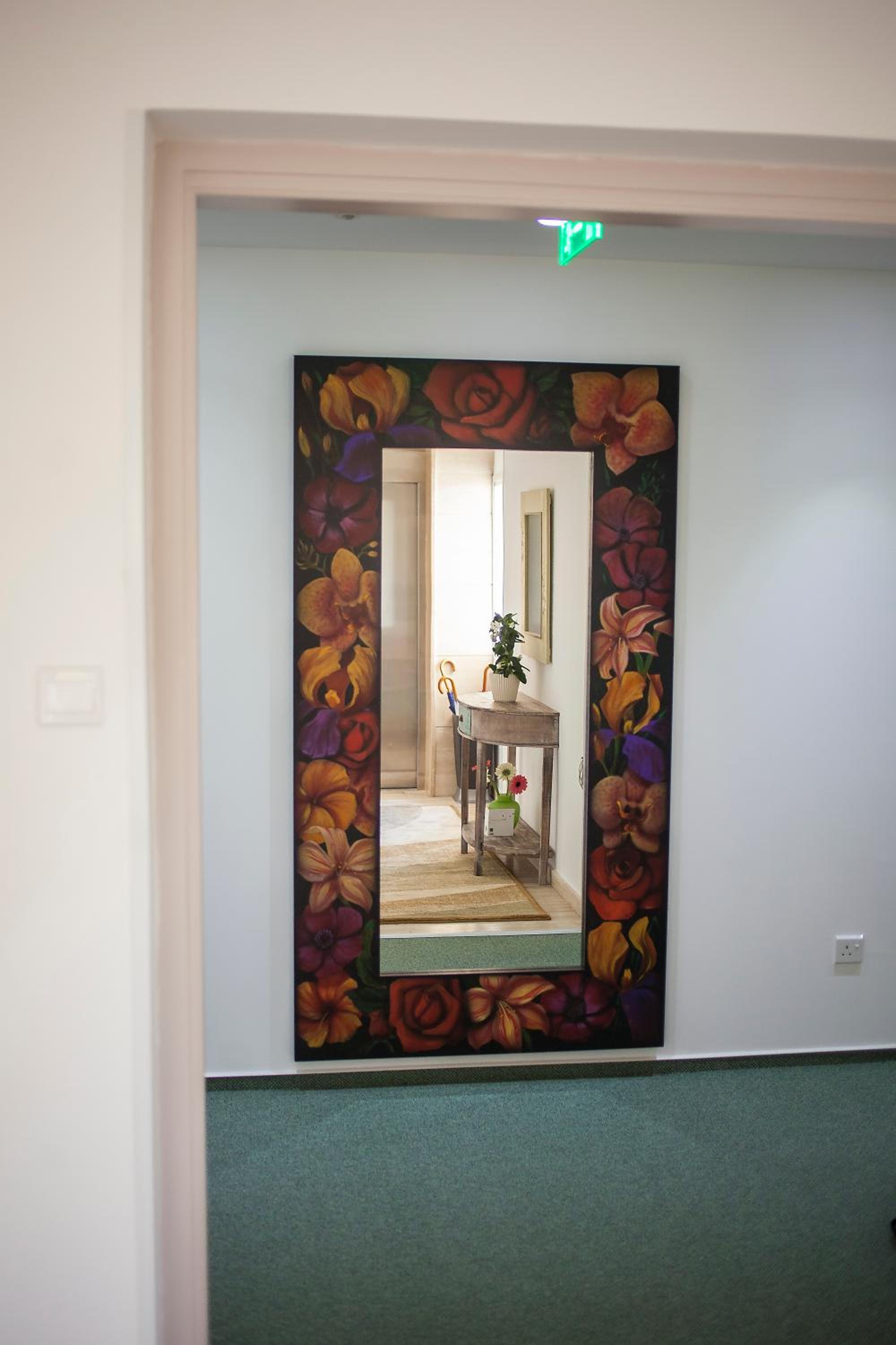 Luxury Studio with City View - Photo 18