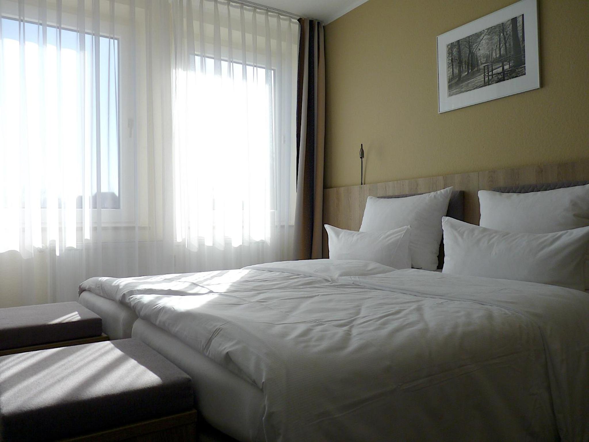 Double Room with Balcony - Photo 6