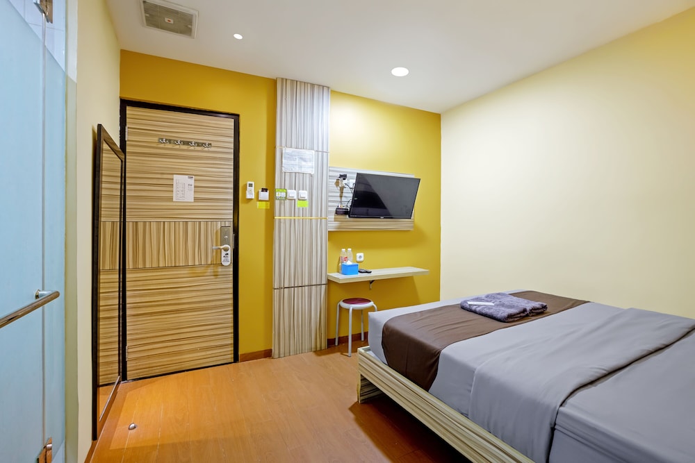 Deluxe Room - Photo 6
