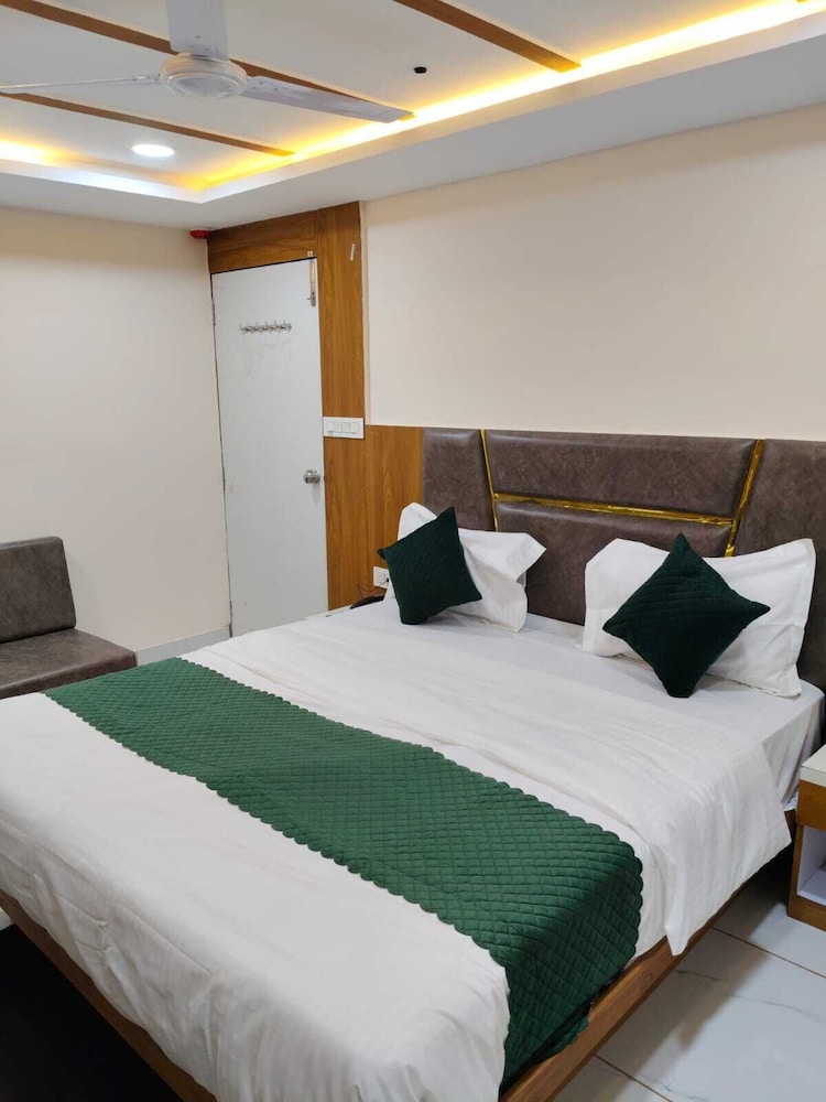 Deluxe Double Room photo 2