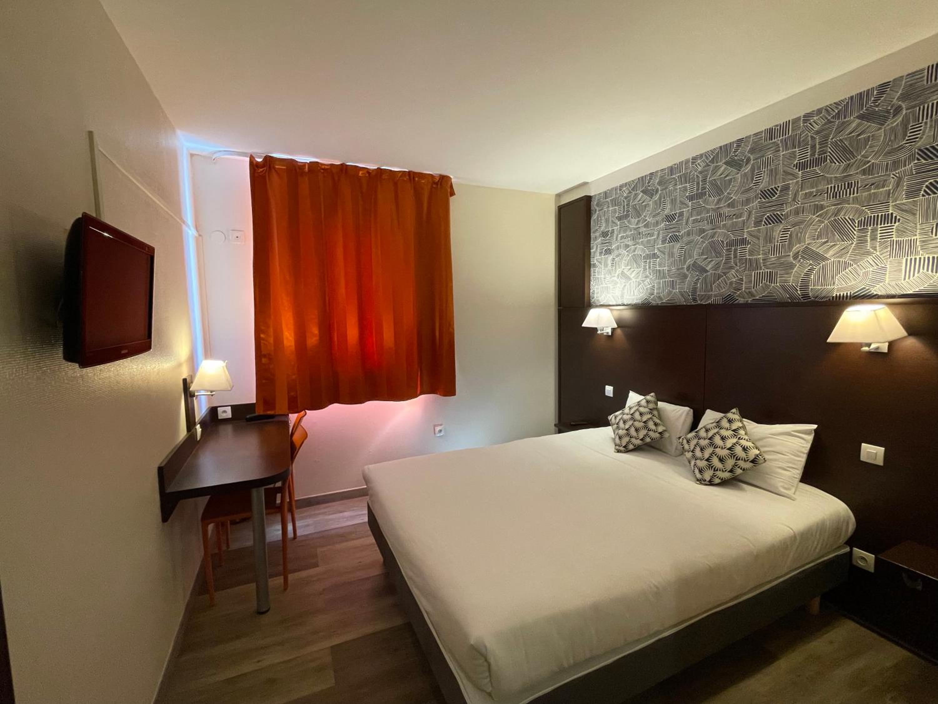 1 Double Bed - Photo 7