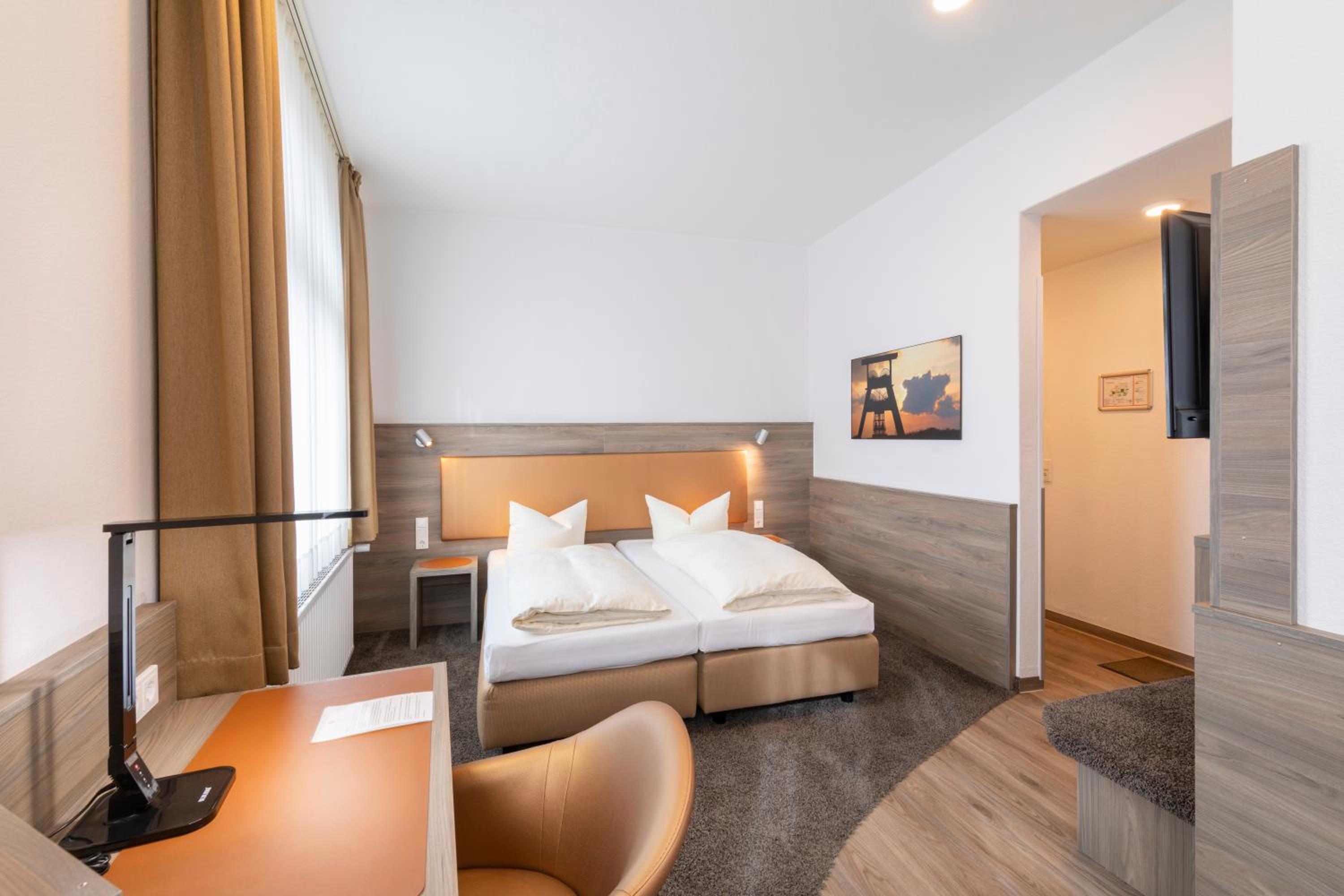 Standard Double or Twin Room - Photo 1