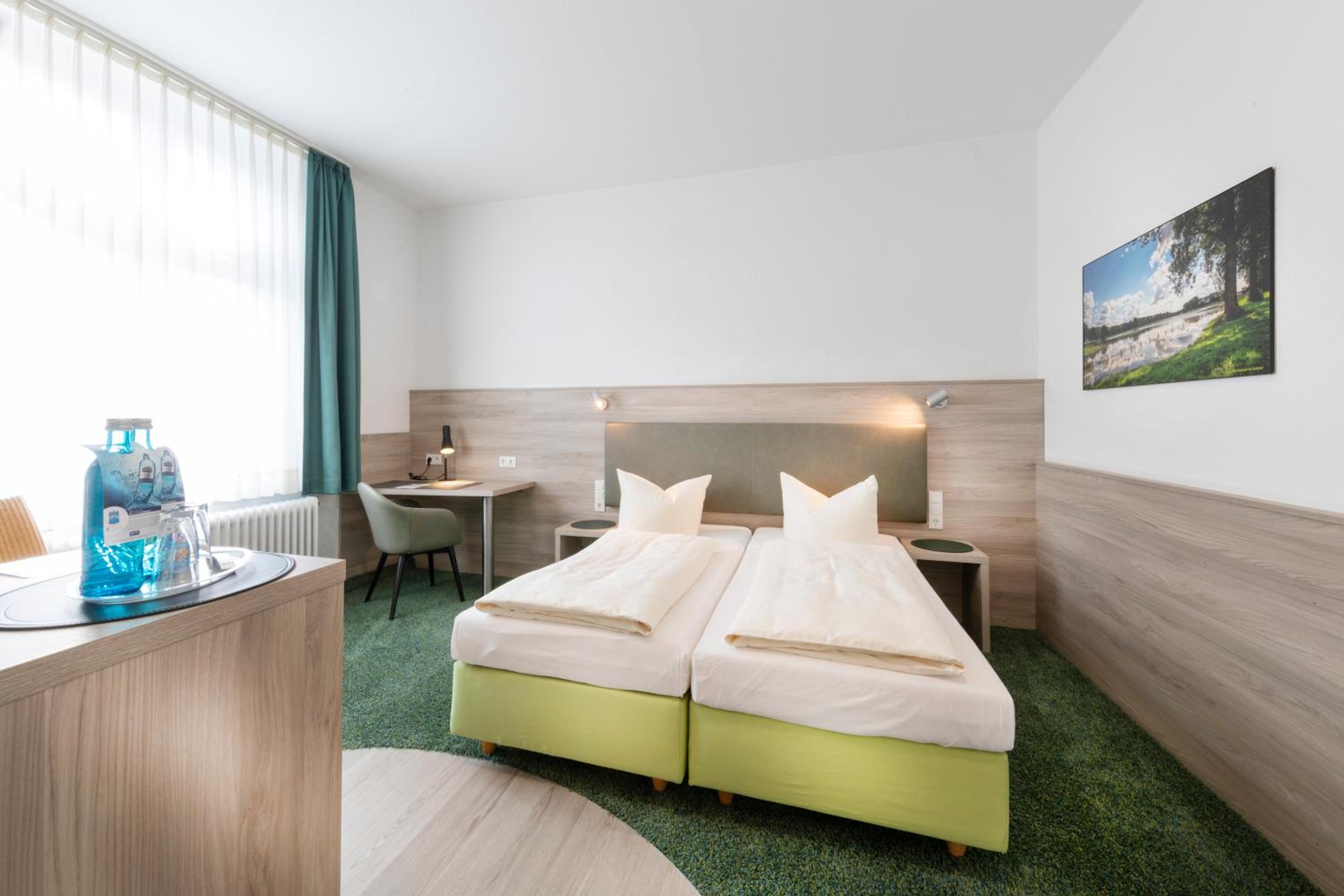 Standard Double or Twin Room - Photo 5
