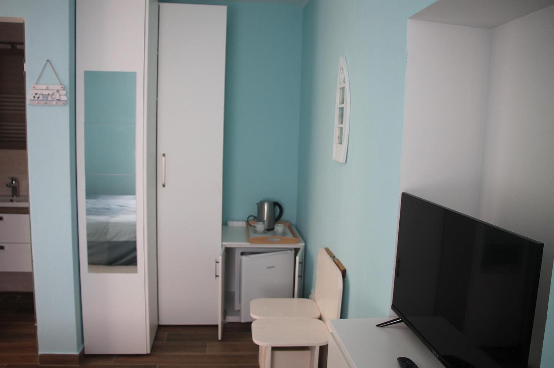 Double or Twin Room with Mountain View - Photo 15