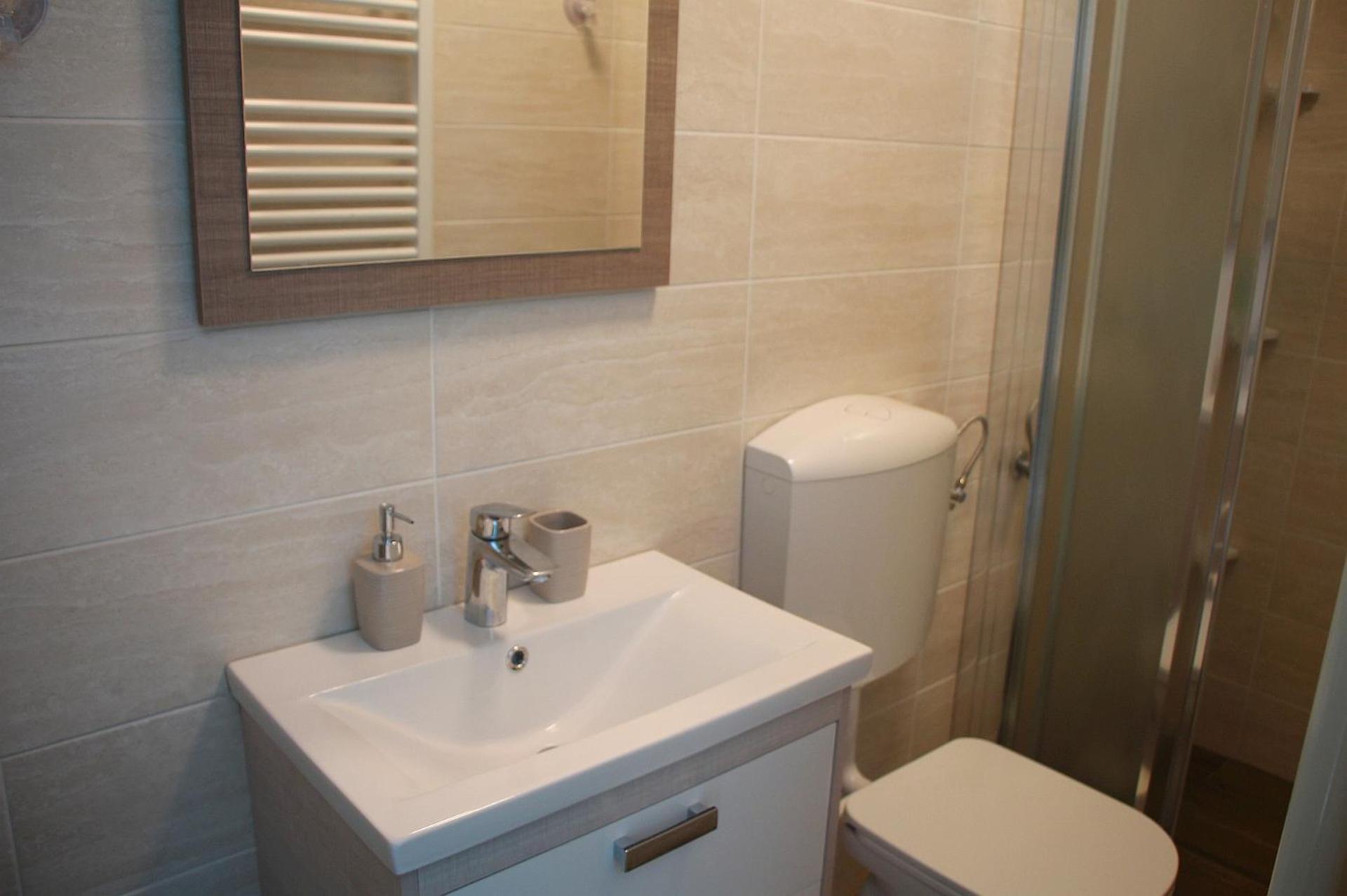 Double or Twin Room with Mountain View - Photo 16