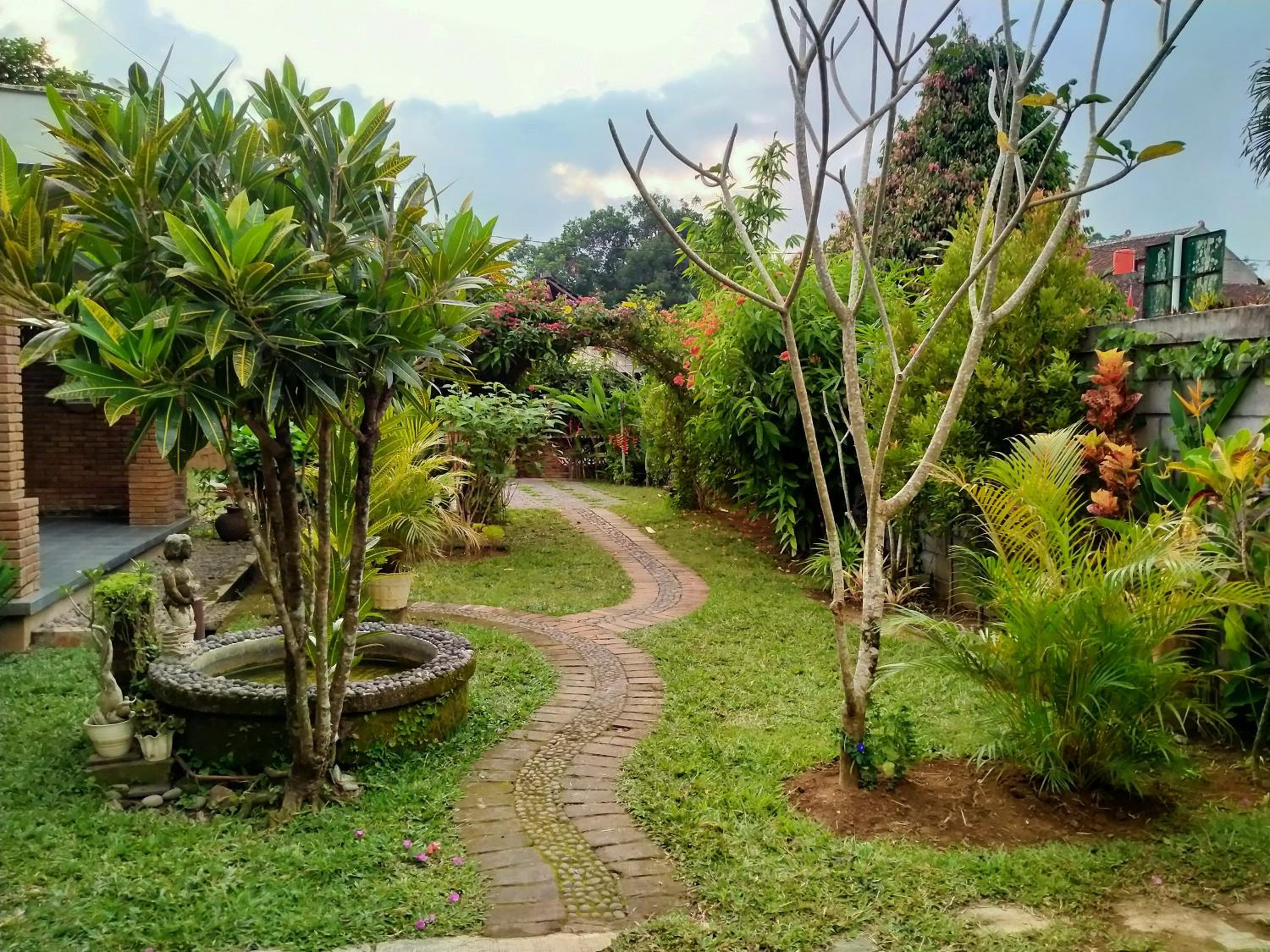 Standard Double Room with Garden View - Photo 4