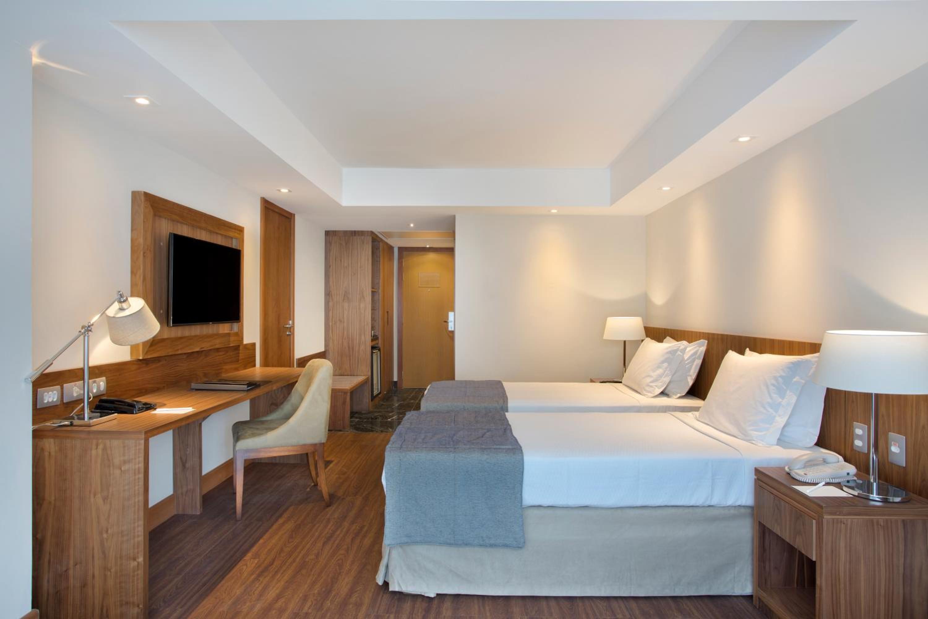 Executive Superior Twin Room thumbnail 5
