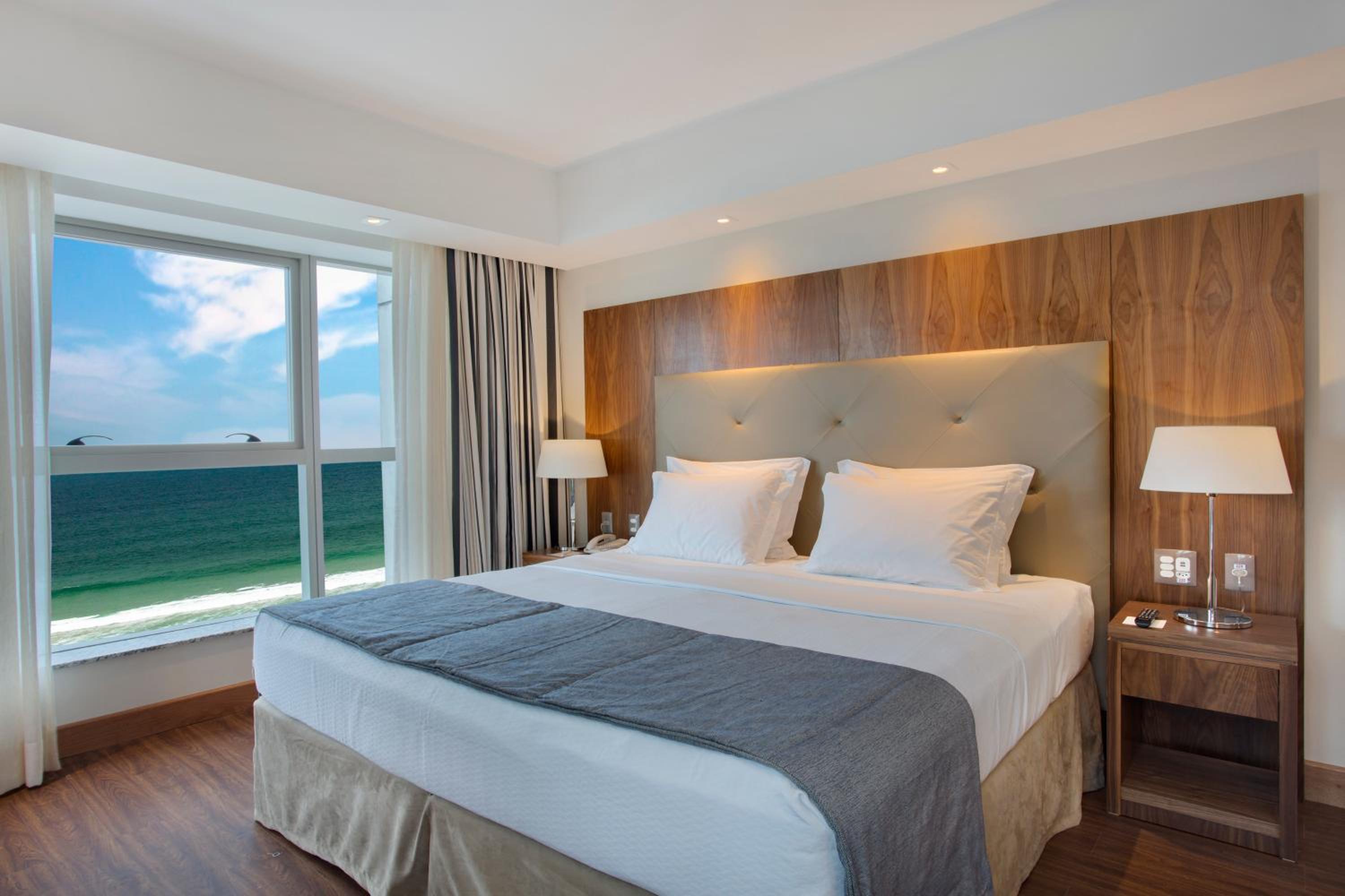 Deluxe Double Room thumbnail 5