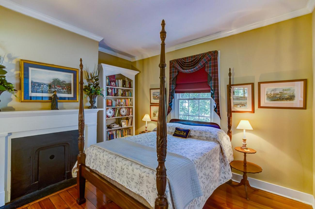 Queen Room photo 1