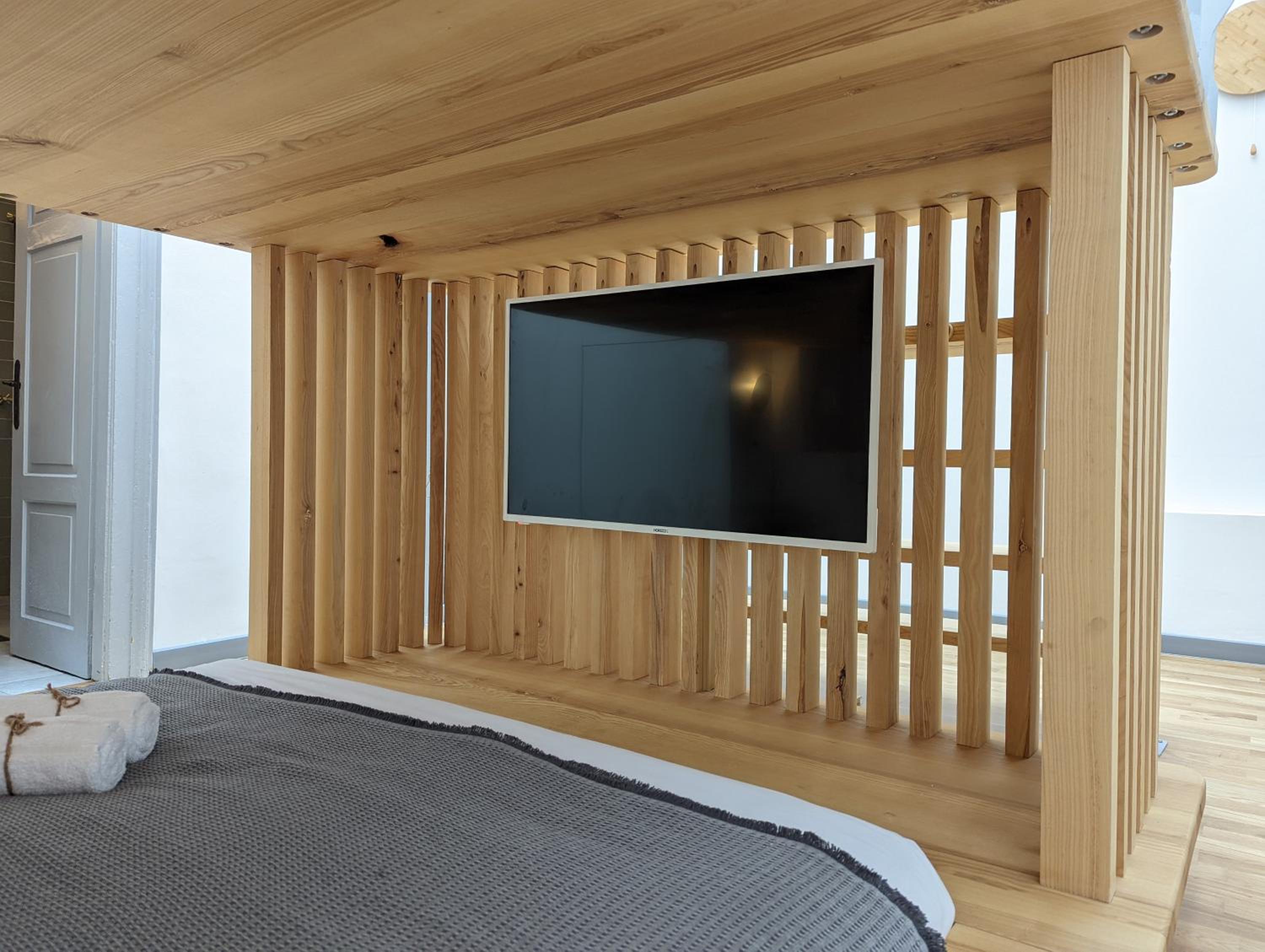 Two-Bedroom Apartment - Photo 2