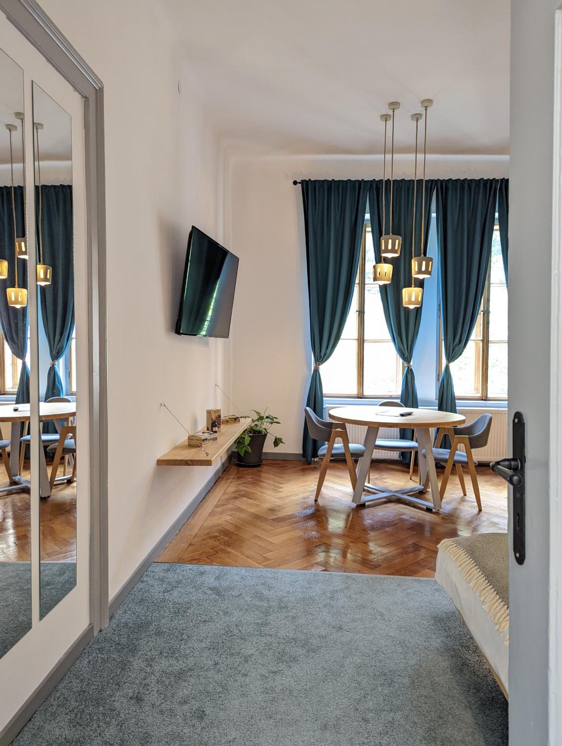 Two-Bedroom Apartment - Photo 4