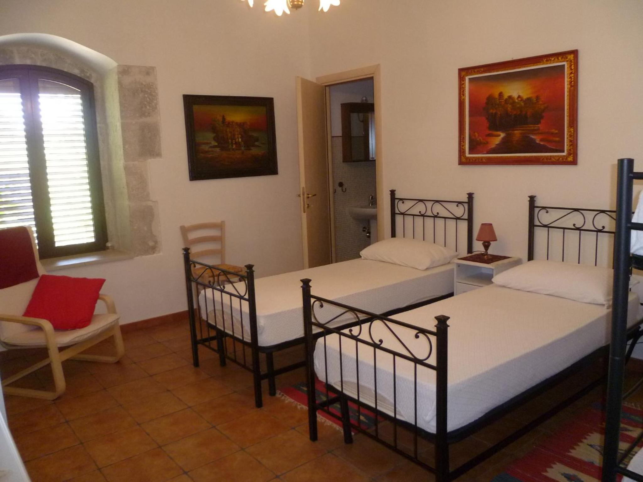 Quadruple Room with Private Bathroom photo 2
