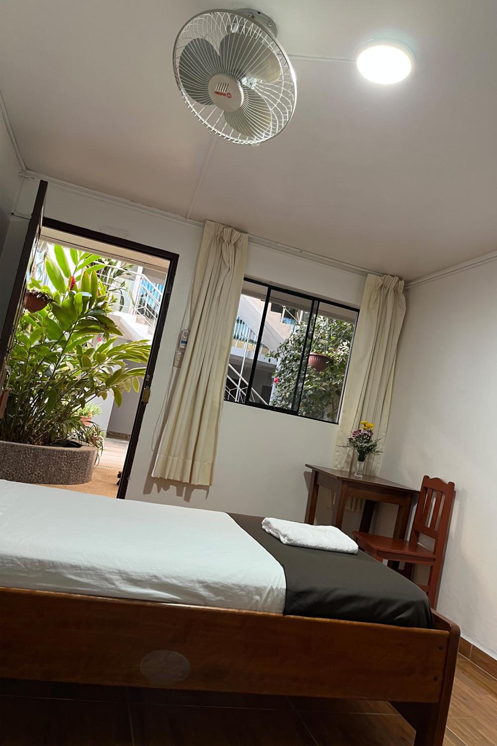 Single Room with Private Bathroom photo 2