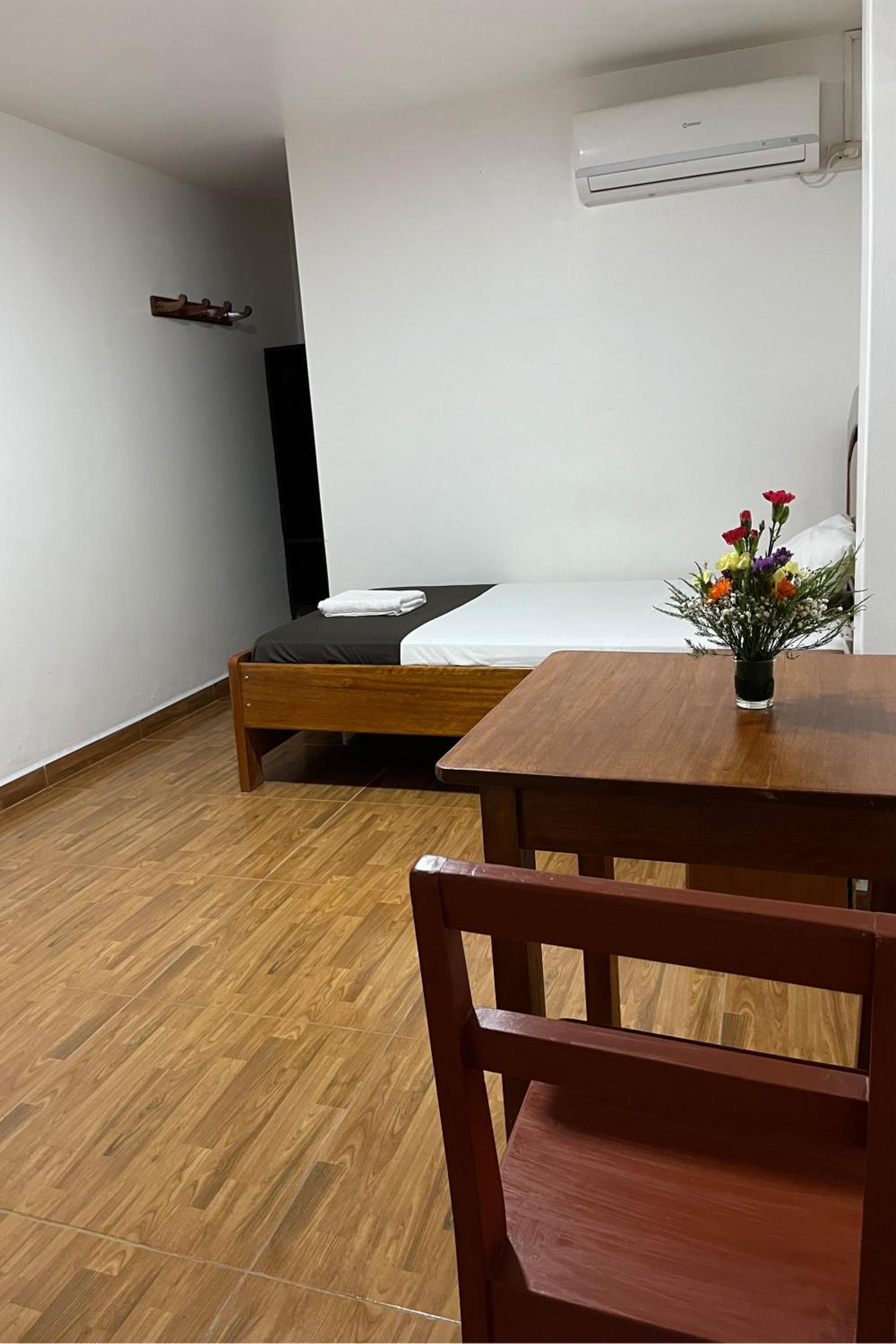 Single Room with Private Bathroom photo 3