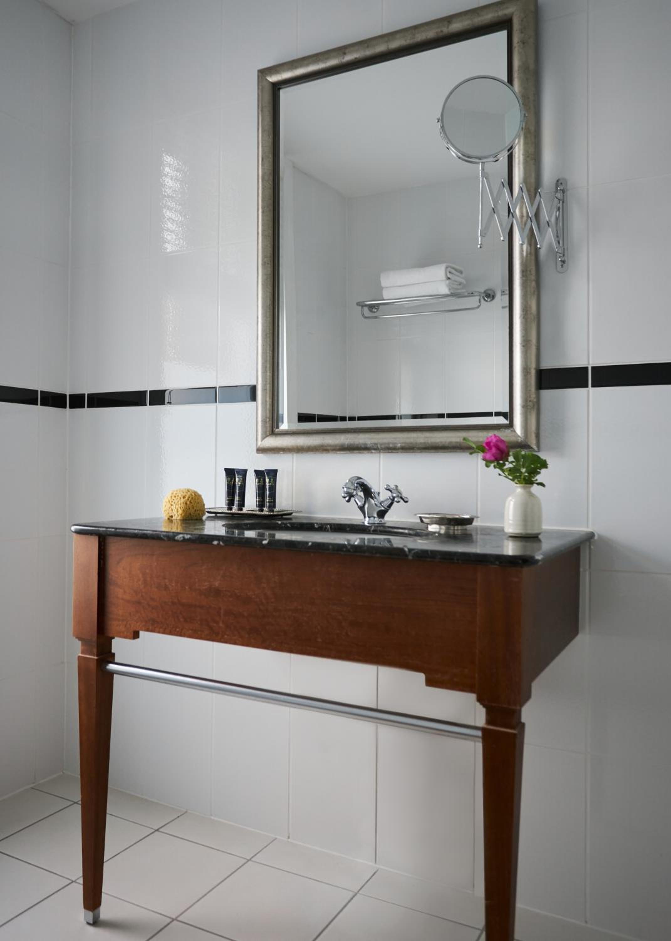 Double Or Twin Room With Sea View - Photo 7