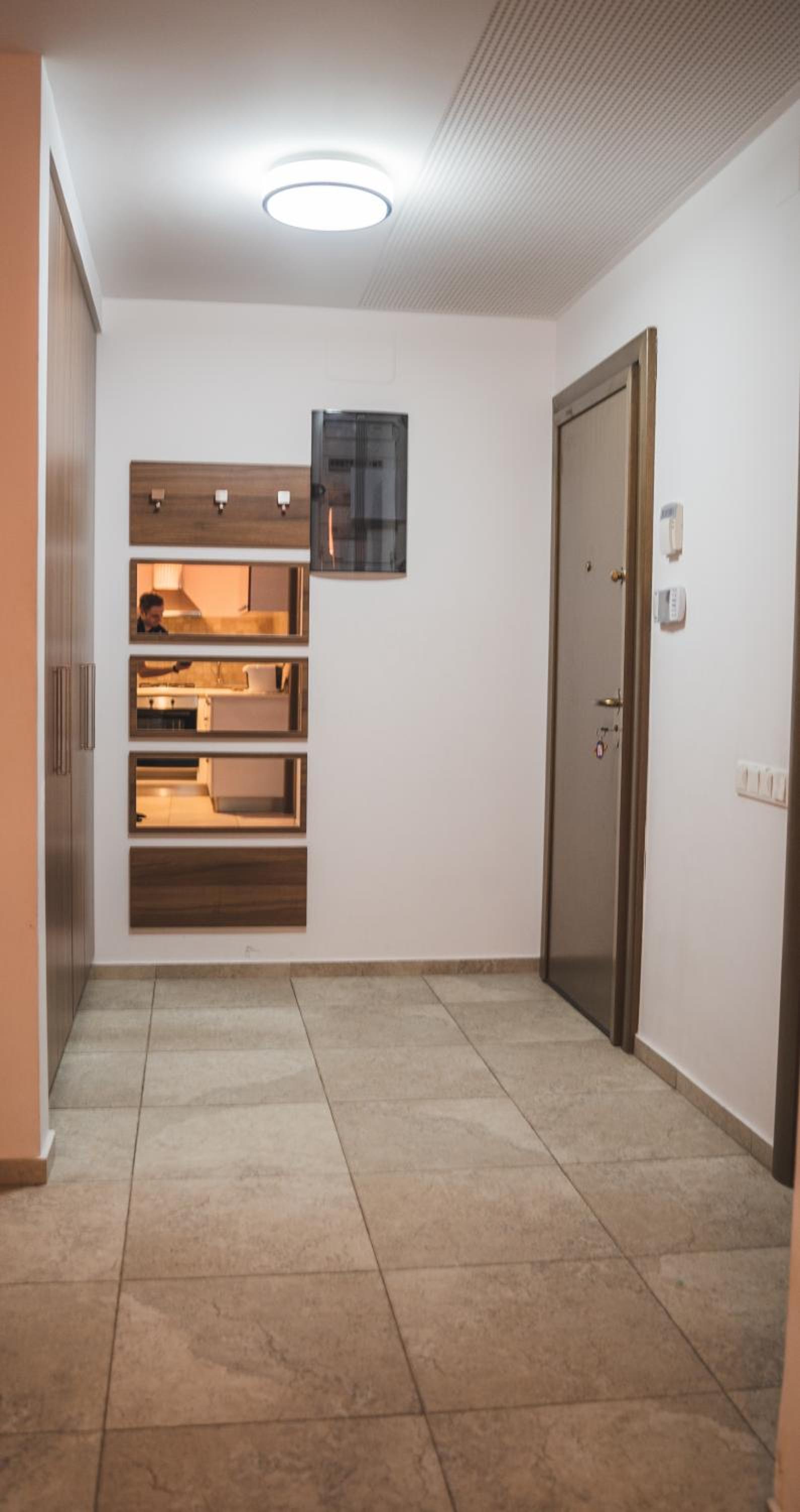 One-Bedroom Apartment - Photo 11
