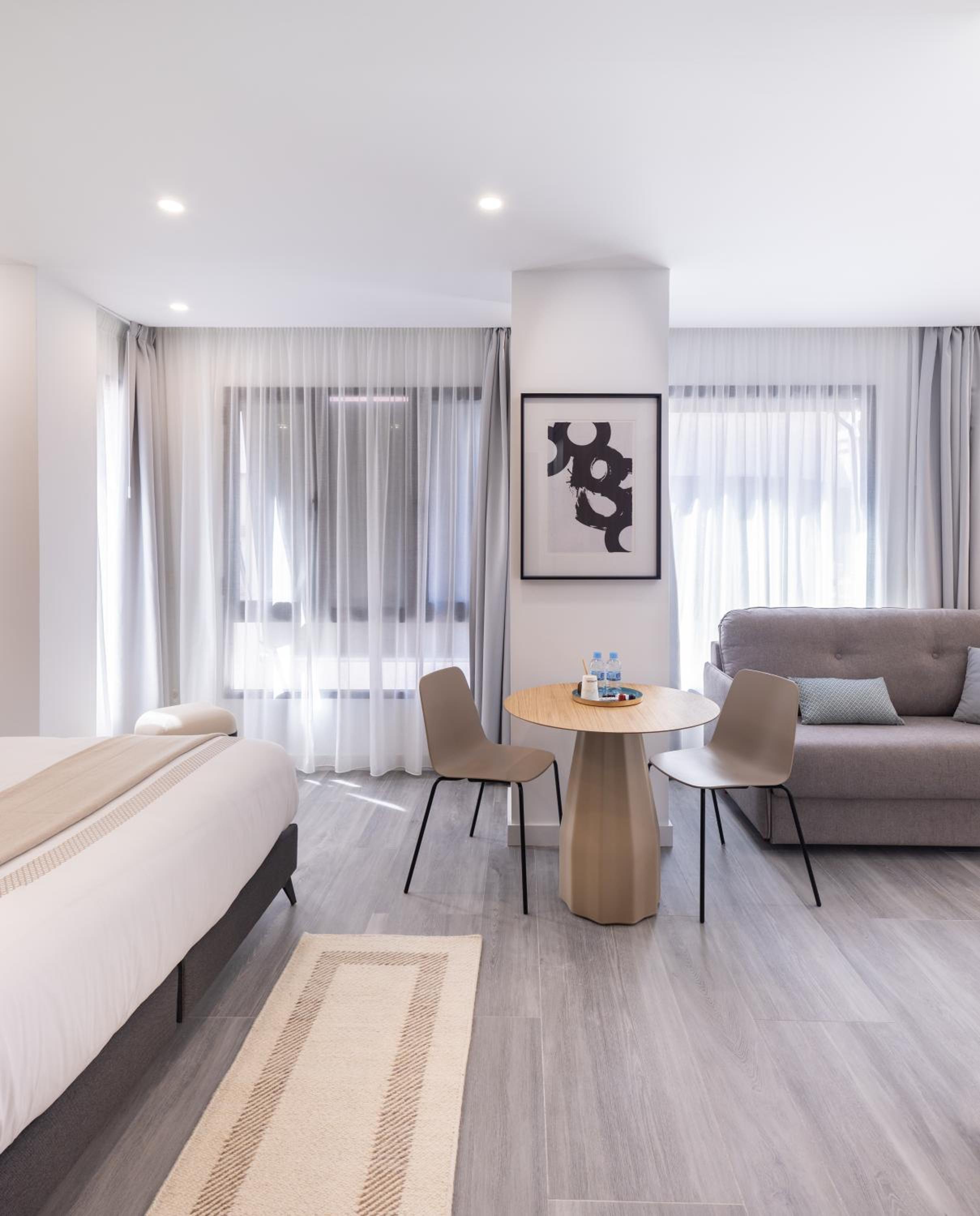 One-Bedroom Suite - Photo 1