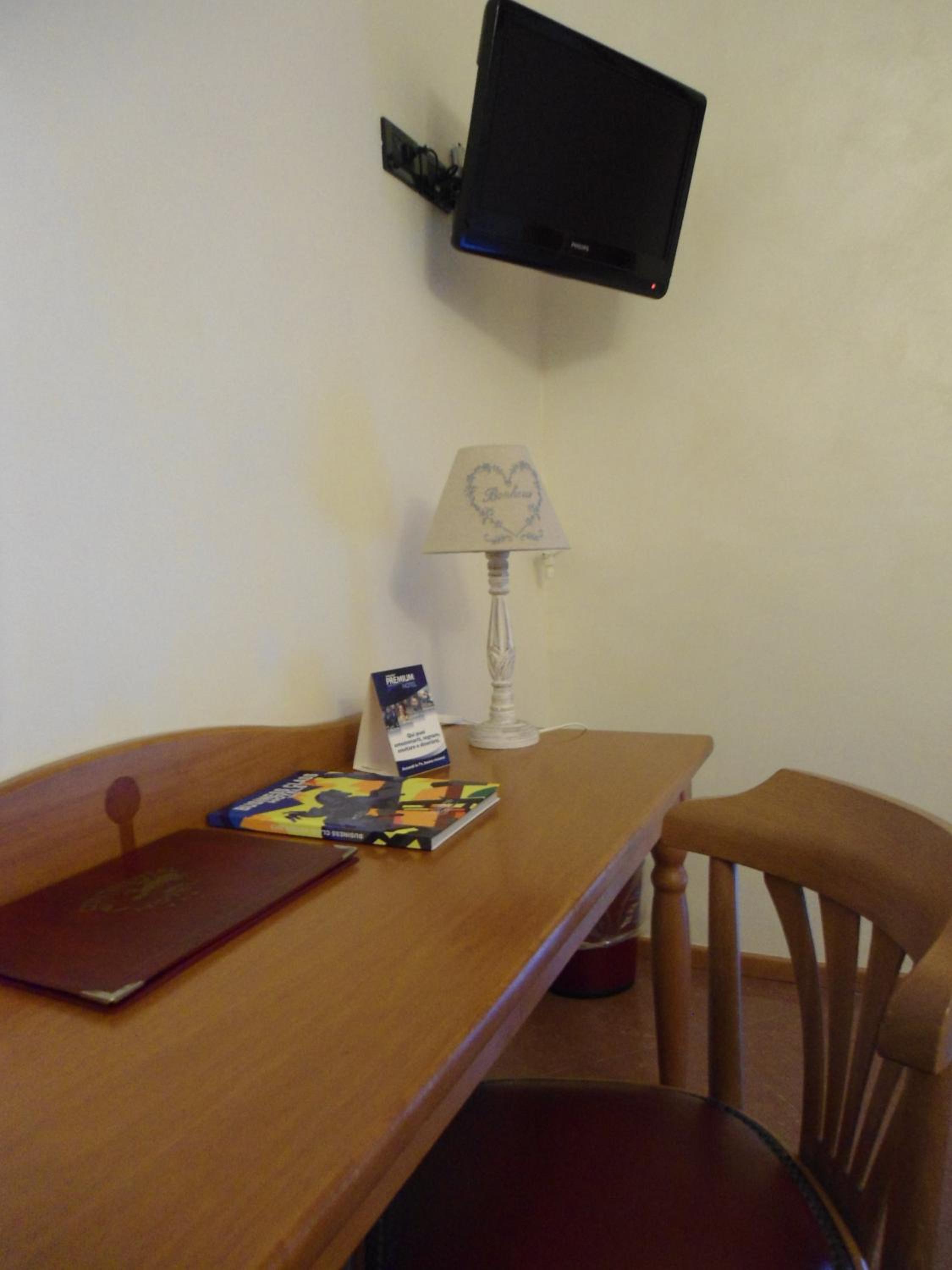 Double or Twin Room - Photo 2