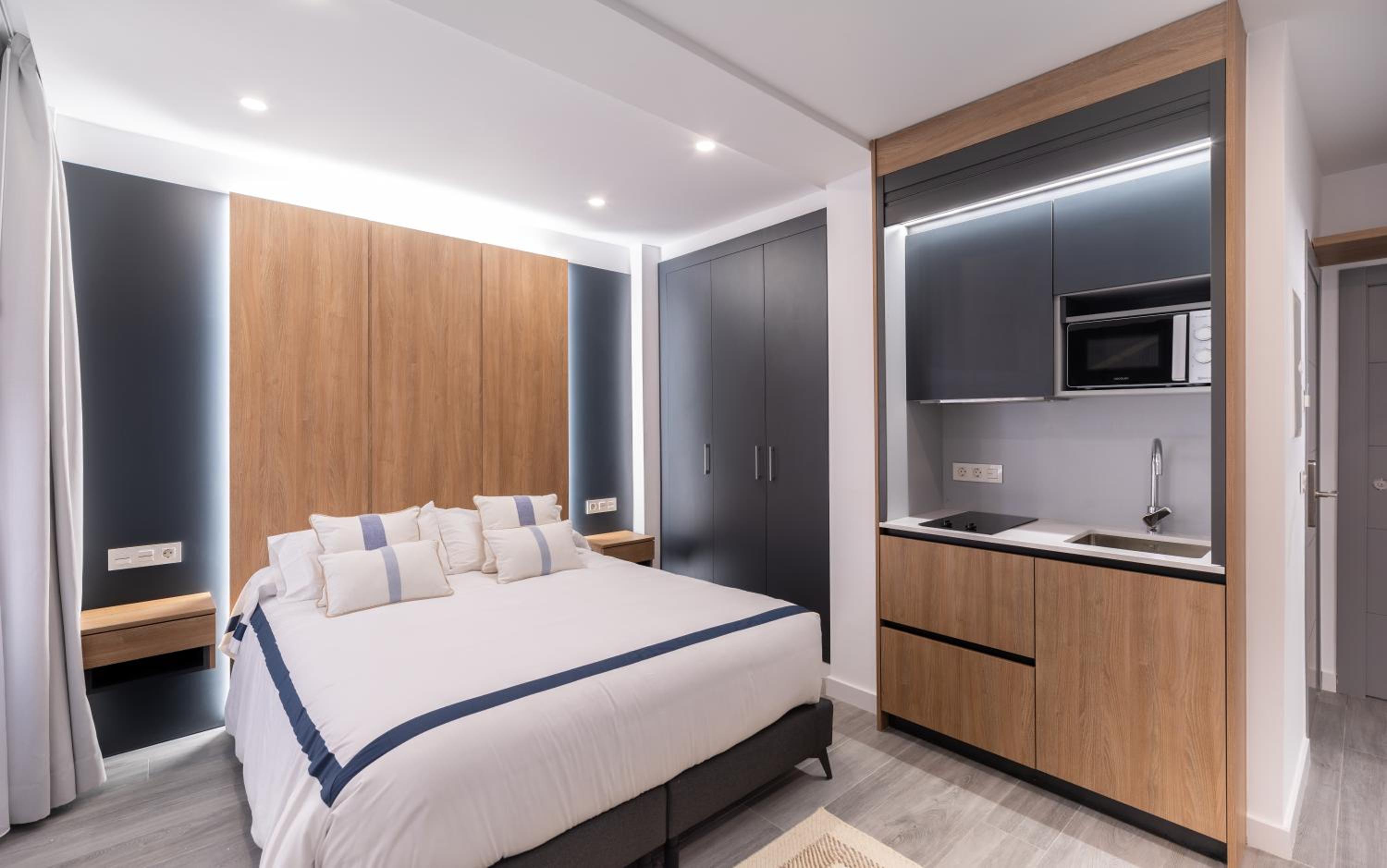 Deluxe Suite - Photo 5