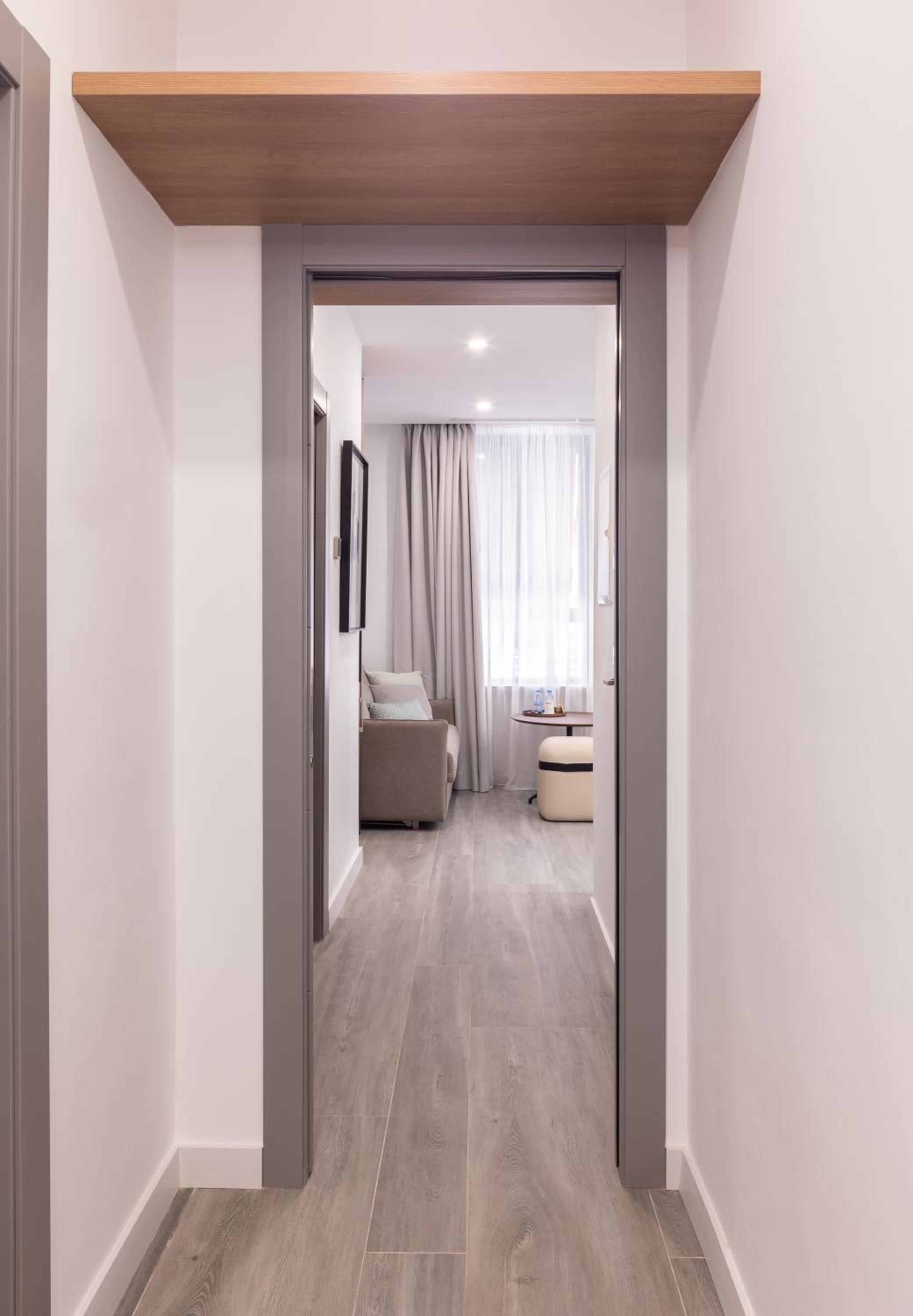 Deluxe Suite - Photo 6