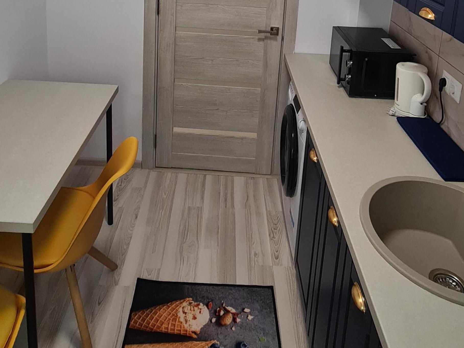 One-Bedroom Apartment - Photo 6