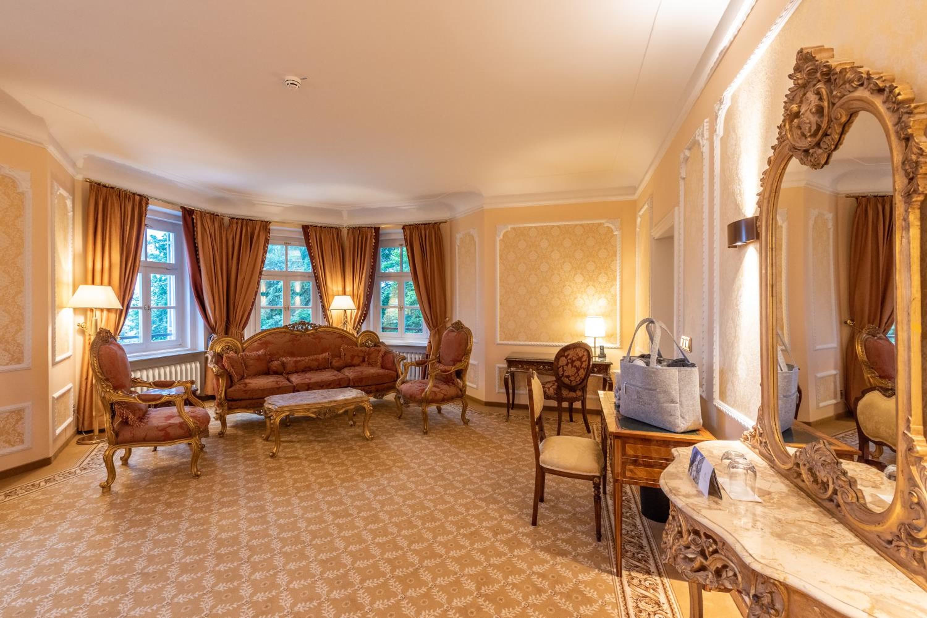 Suite - Photo 8