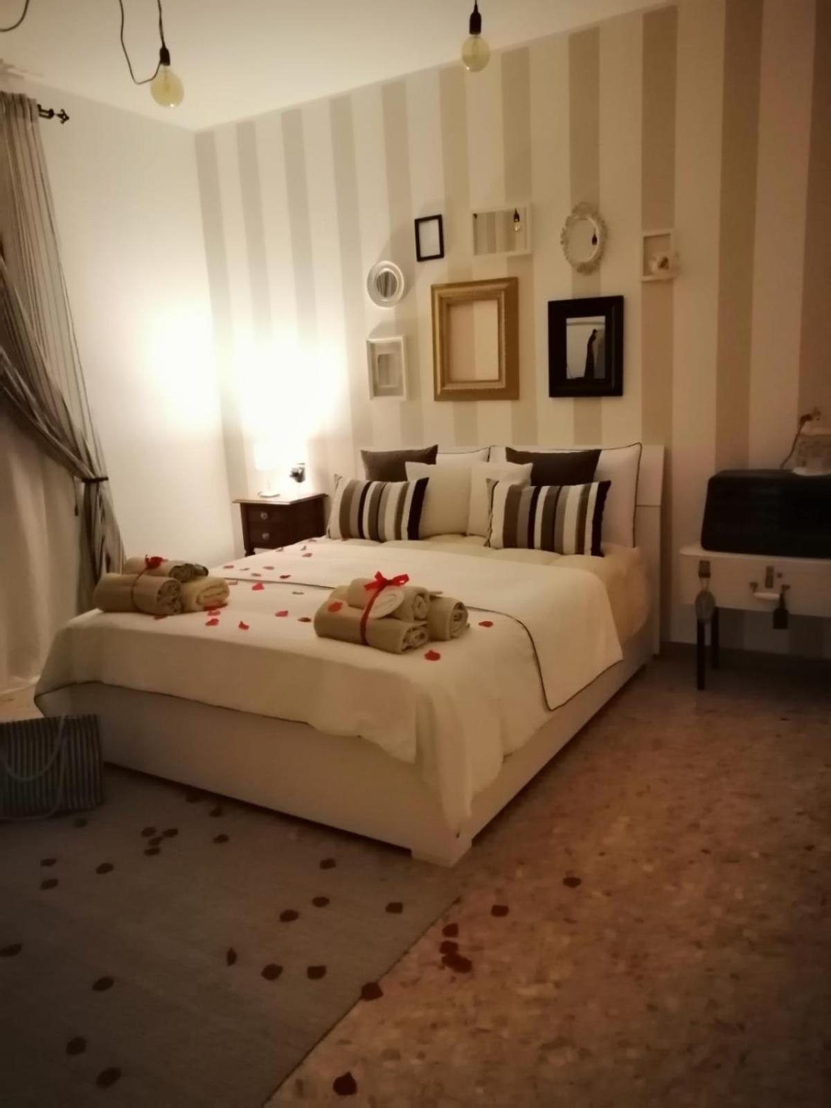 Large Double Room photo 2