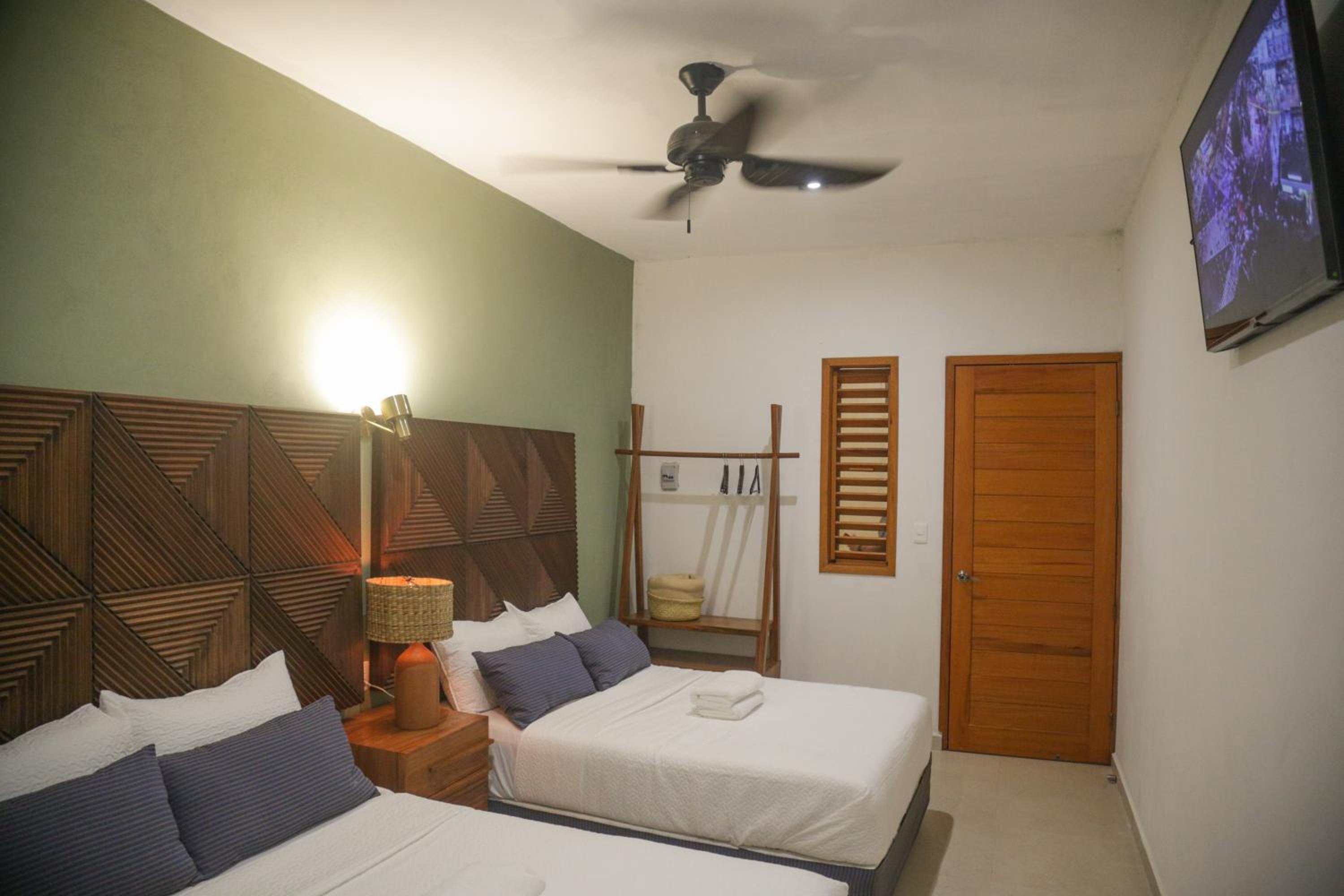 Standard Twin Room - Photo 3