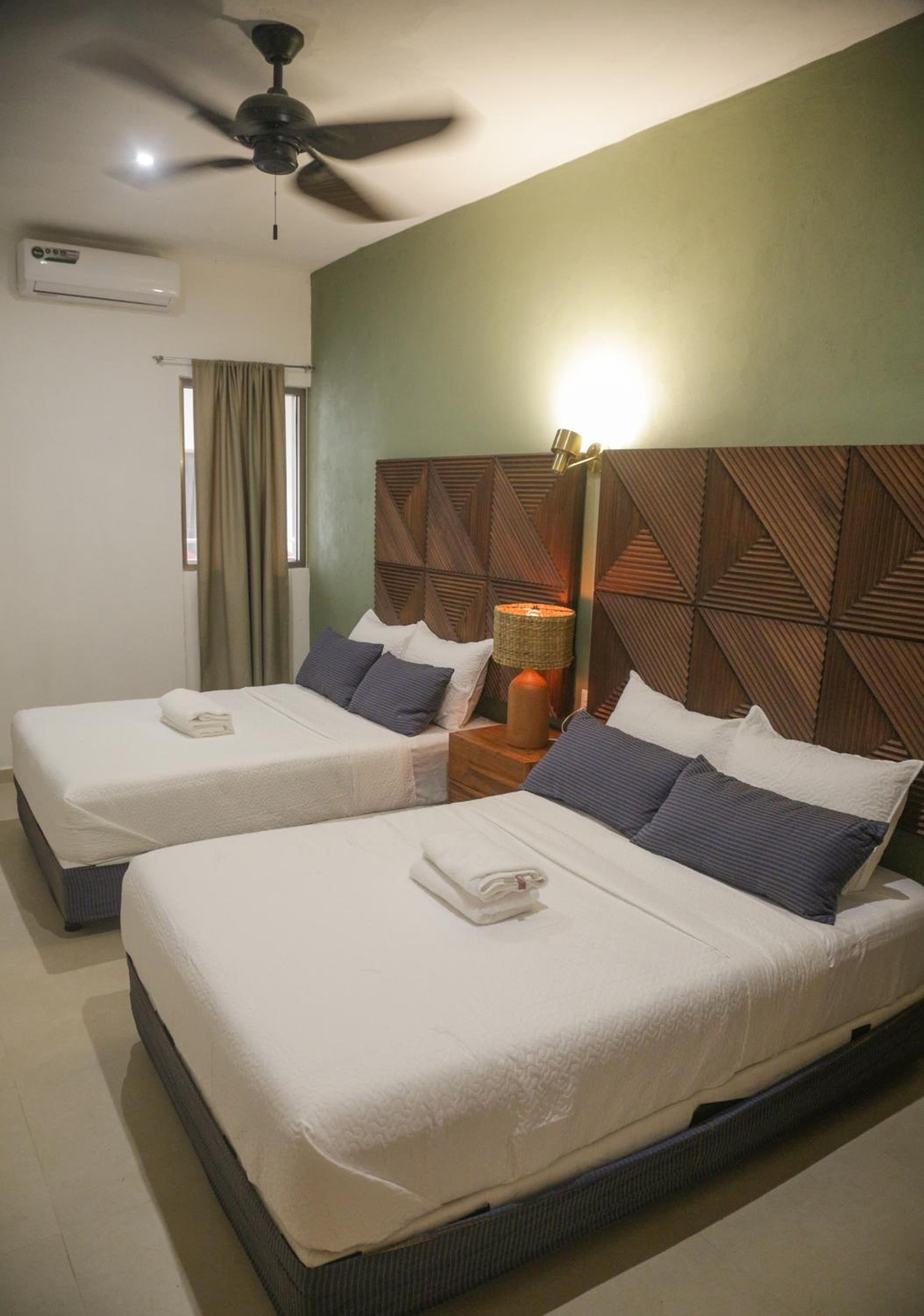 Standard Twin Room - Photo 4