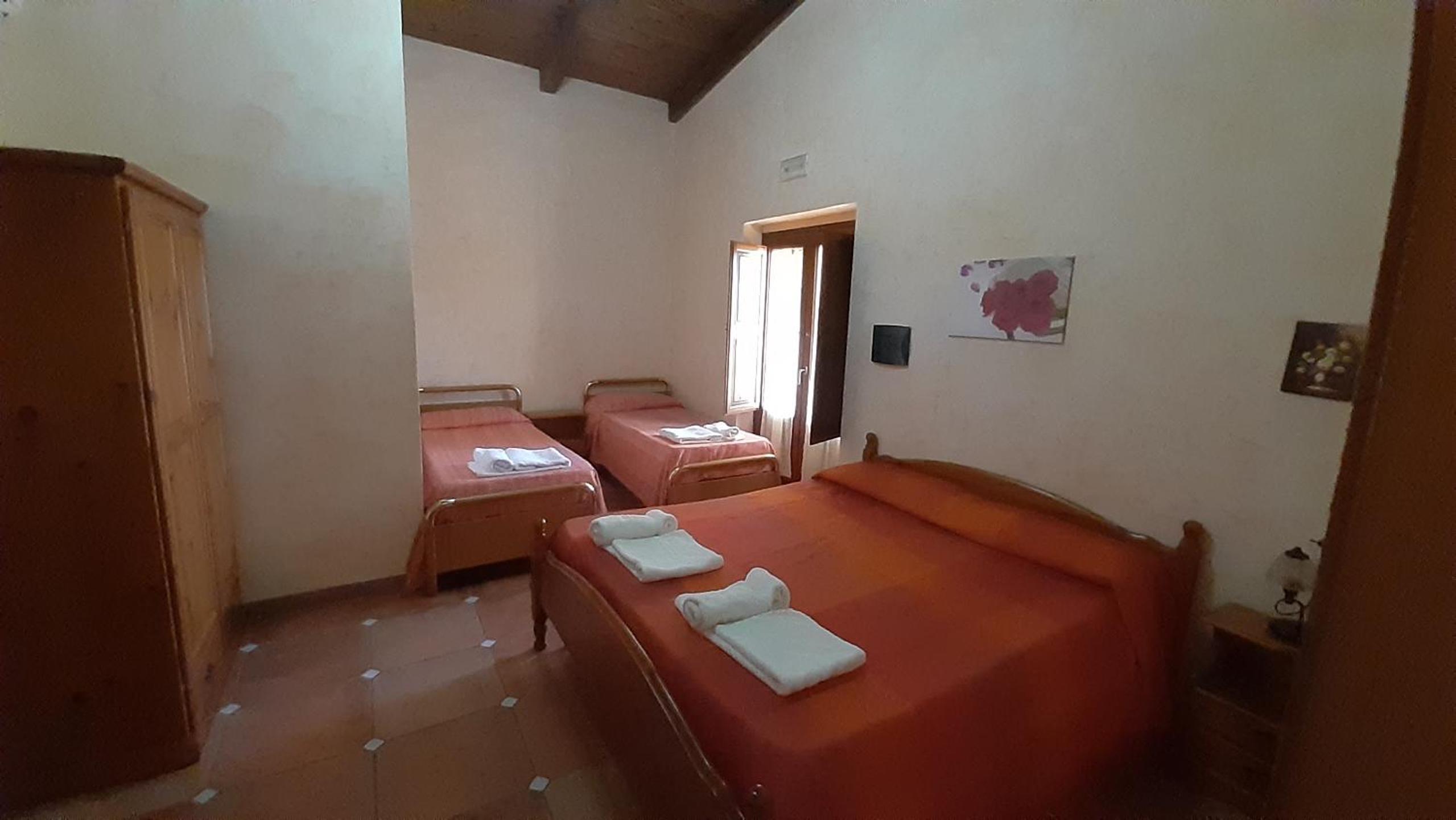 Quadruple Room with Terrace photo 2