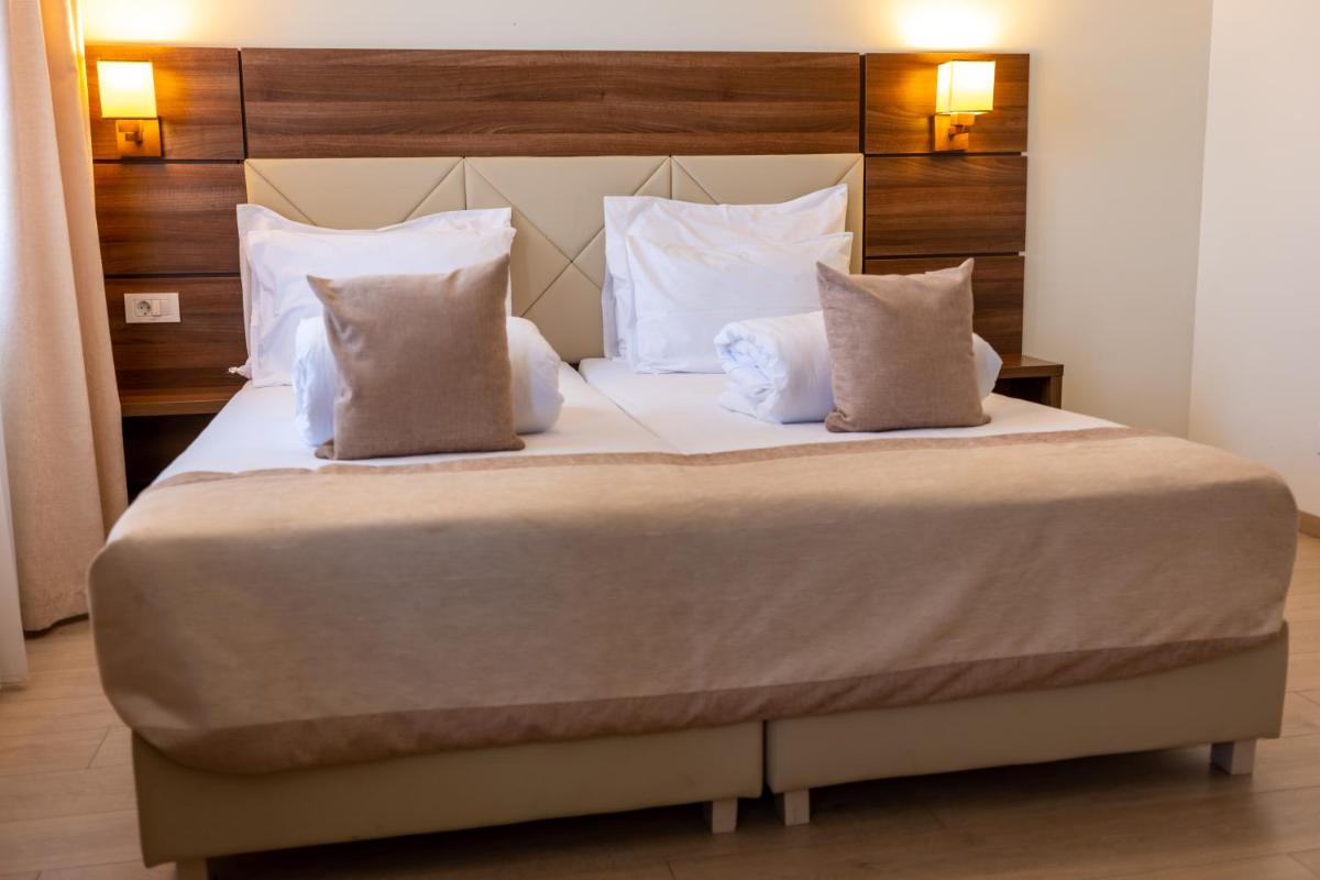 Deluxe Twin Room photo 2