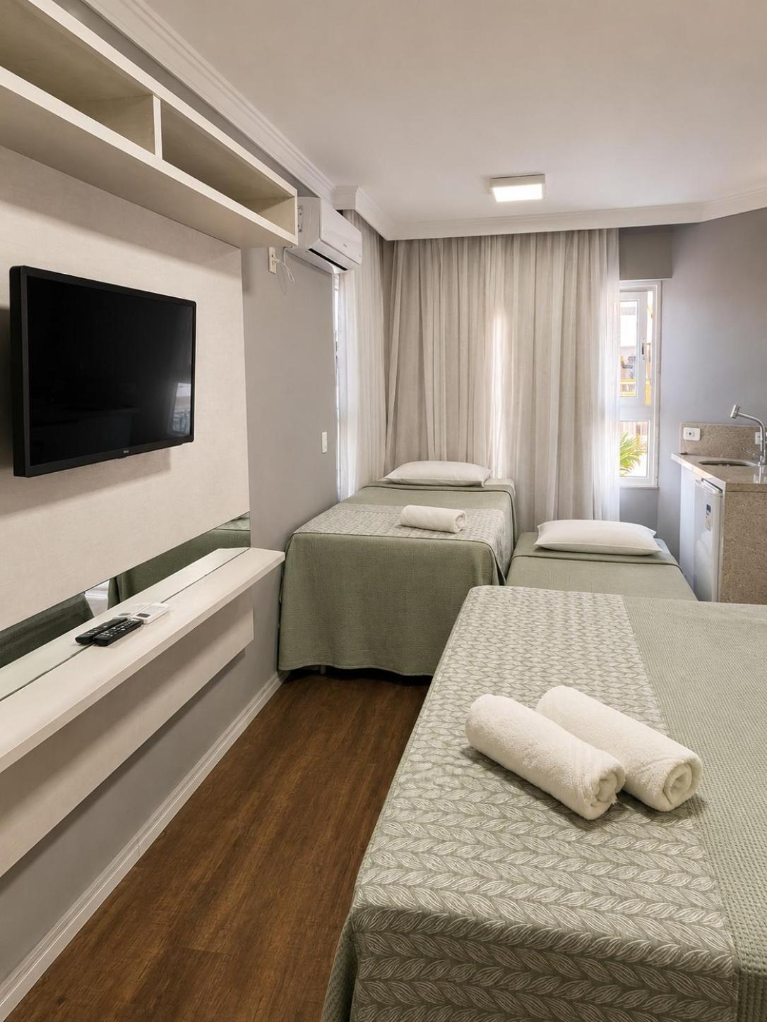 Boulevard Beach Canasvieiras Hotel — Comfort Quadruple Room