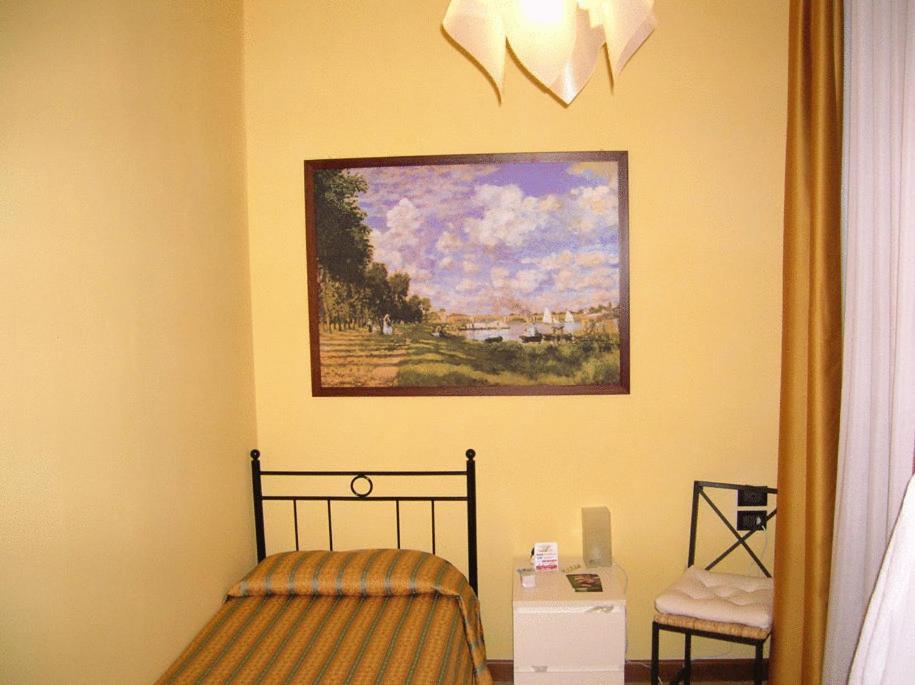 Single Room photo 1
