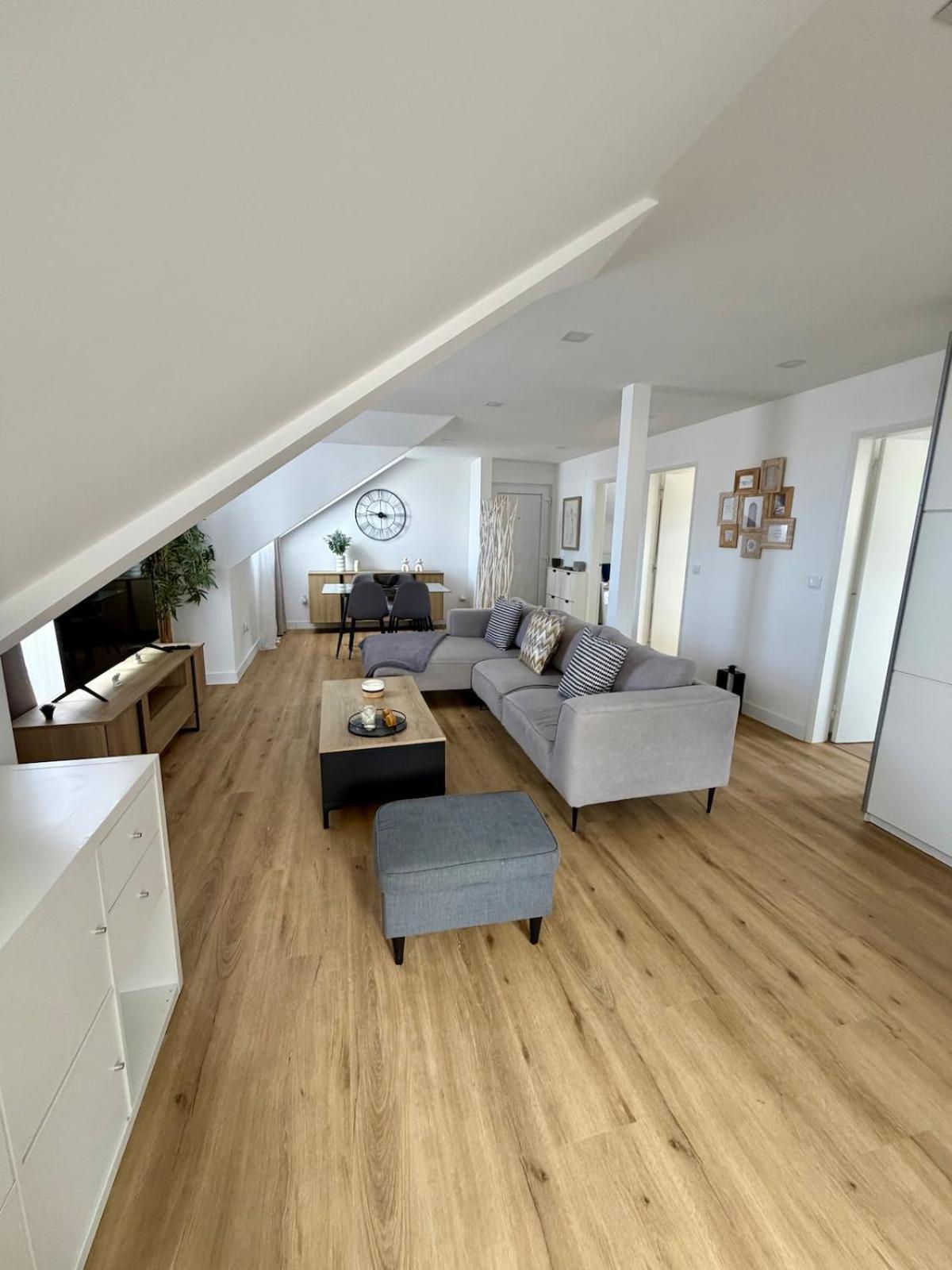 Apartment photo 2