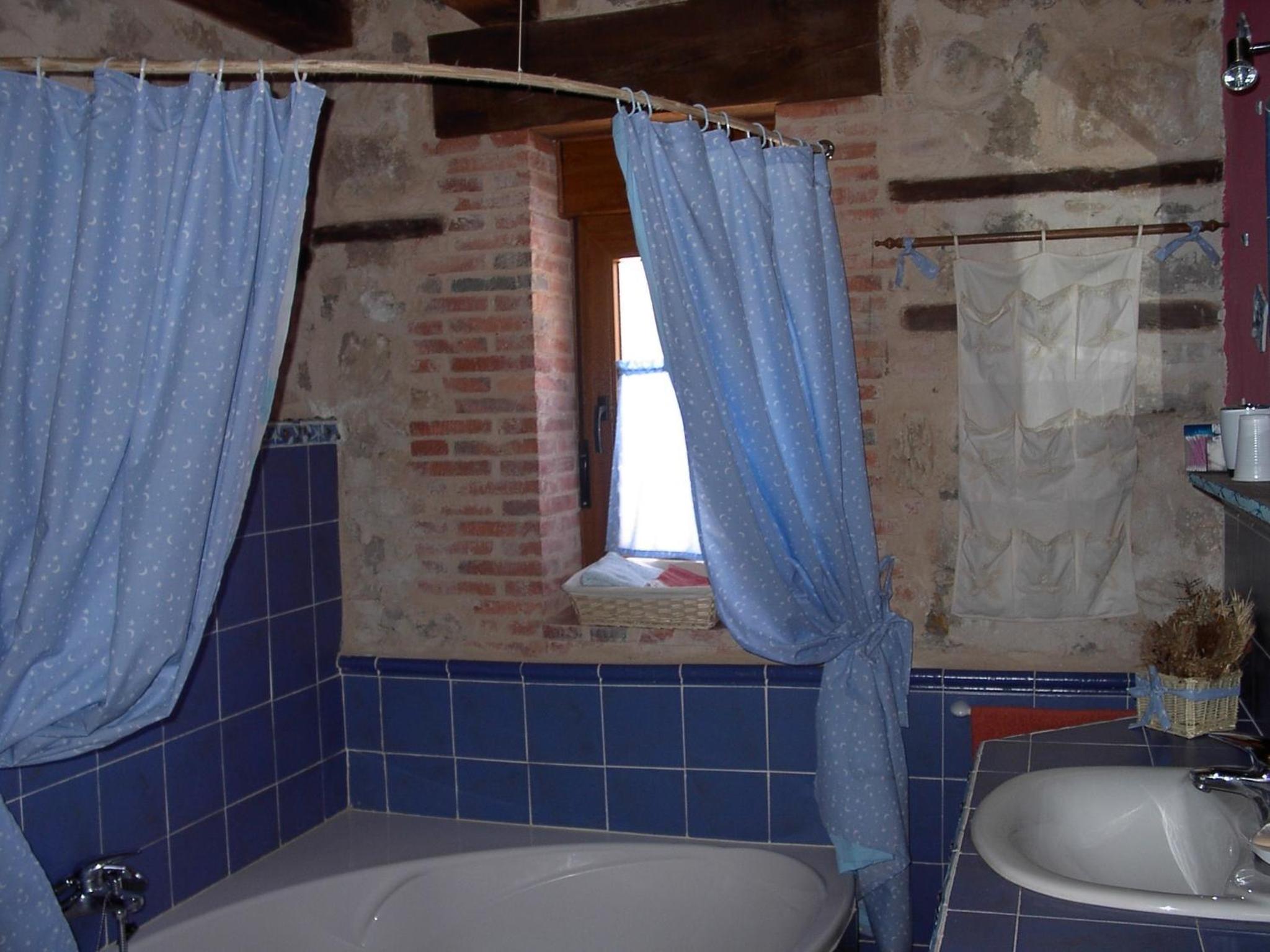 Pincherres-Four-Bedroom House - Photo 3