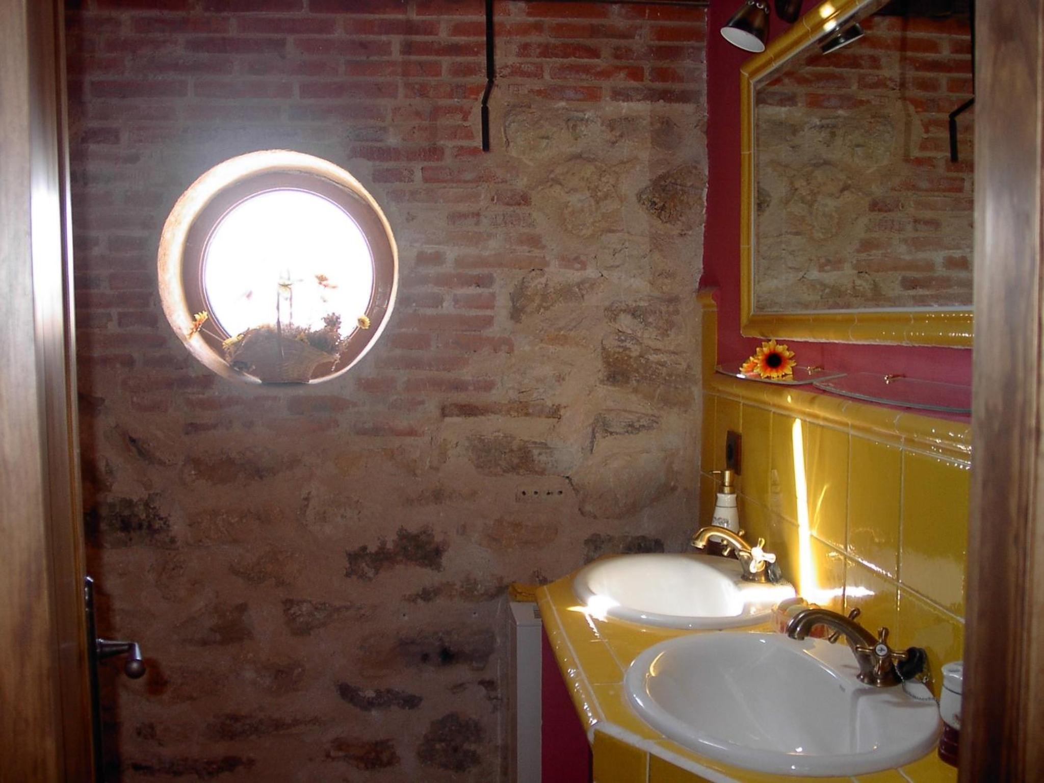 Pincherres-Four-Bedroom House - Photo 9