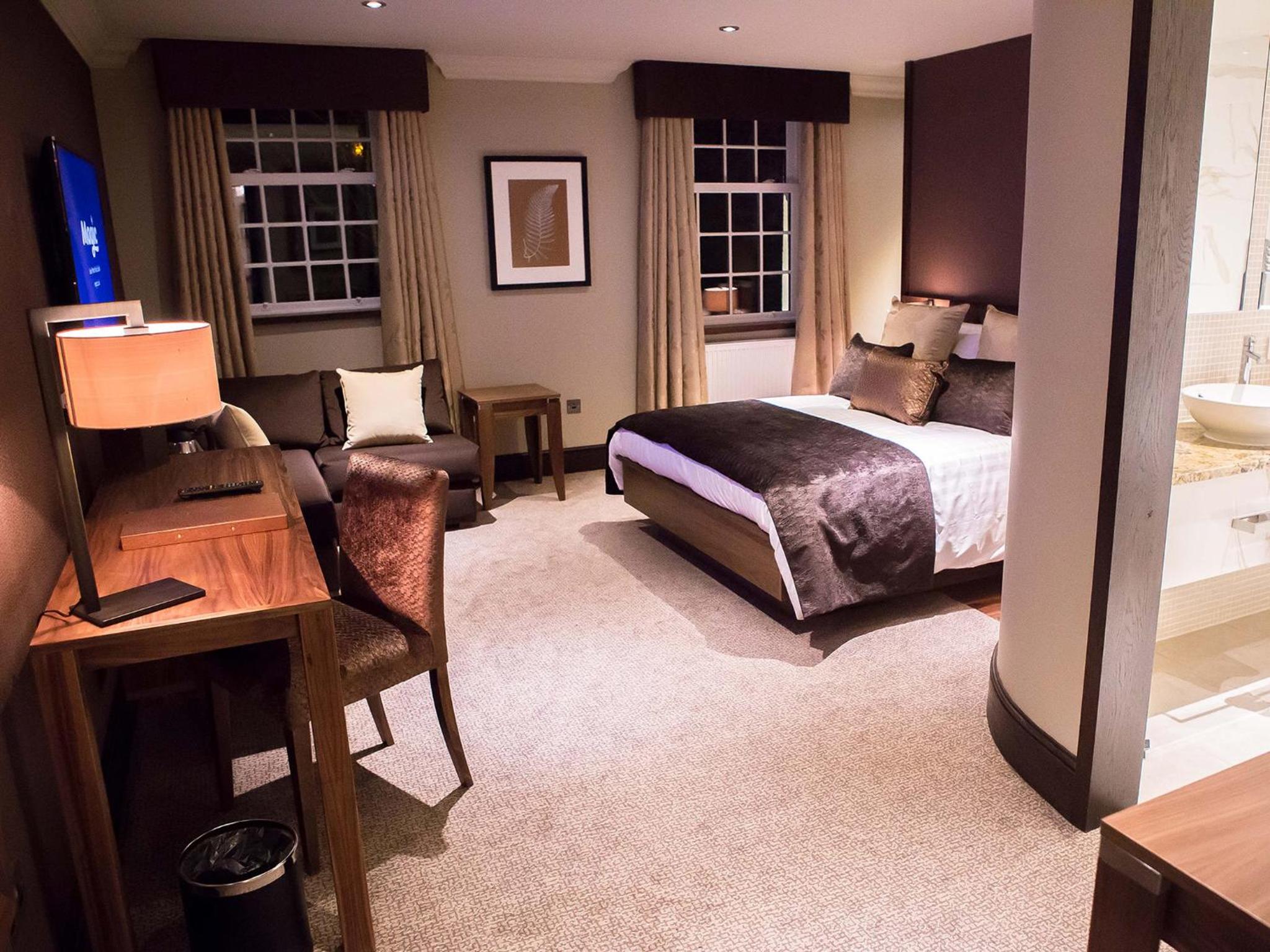 Queen Suite - Photo 3
