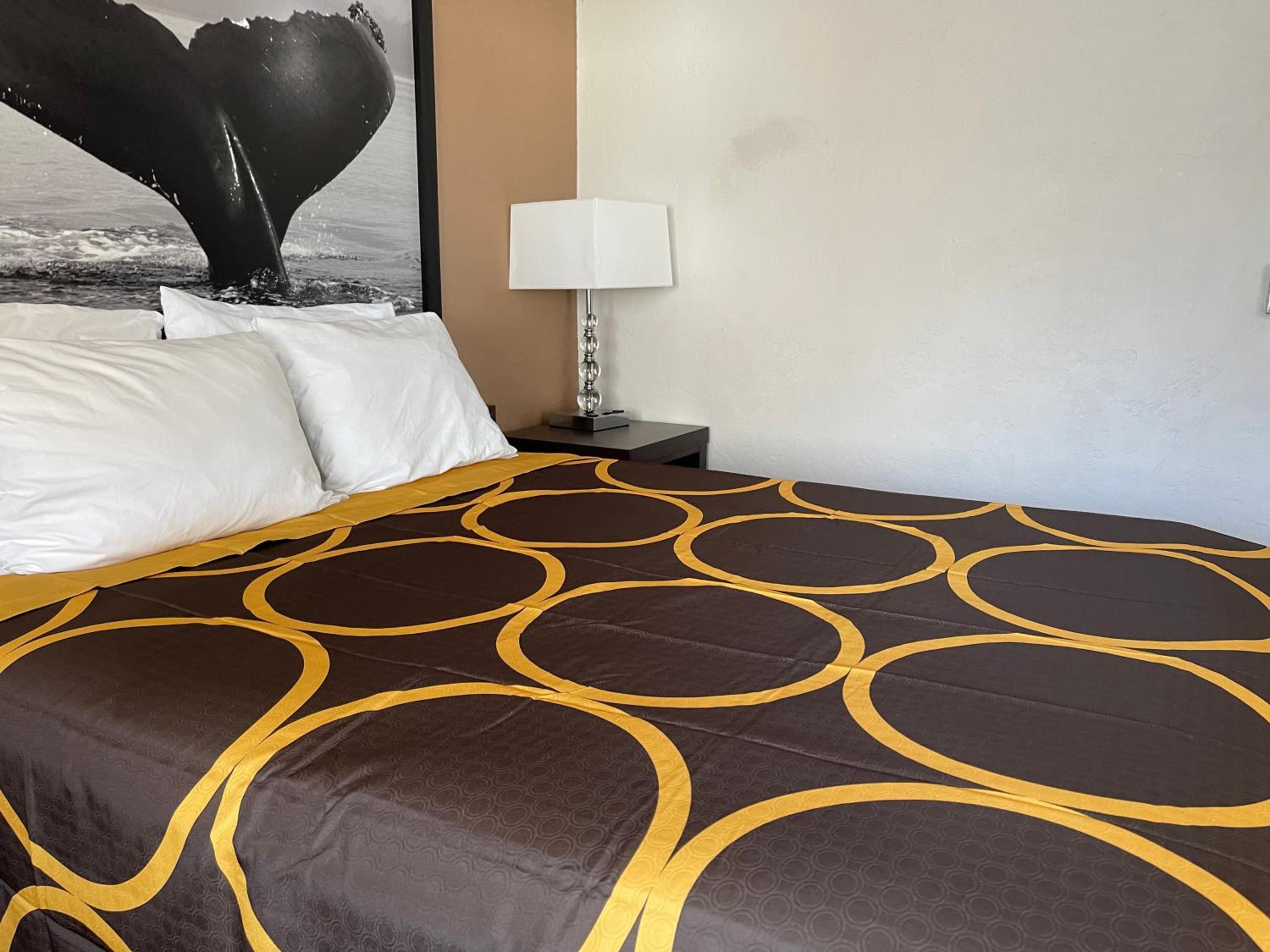 Queen Room - Photo 7