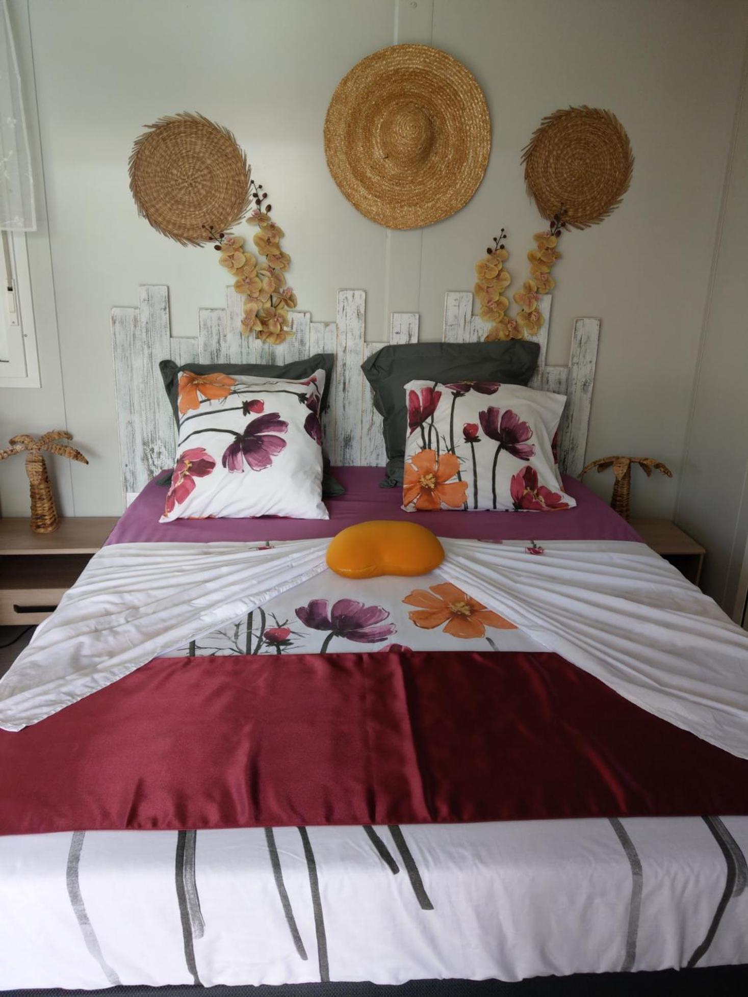 One-Bedroom House photo 1