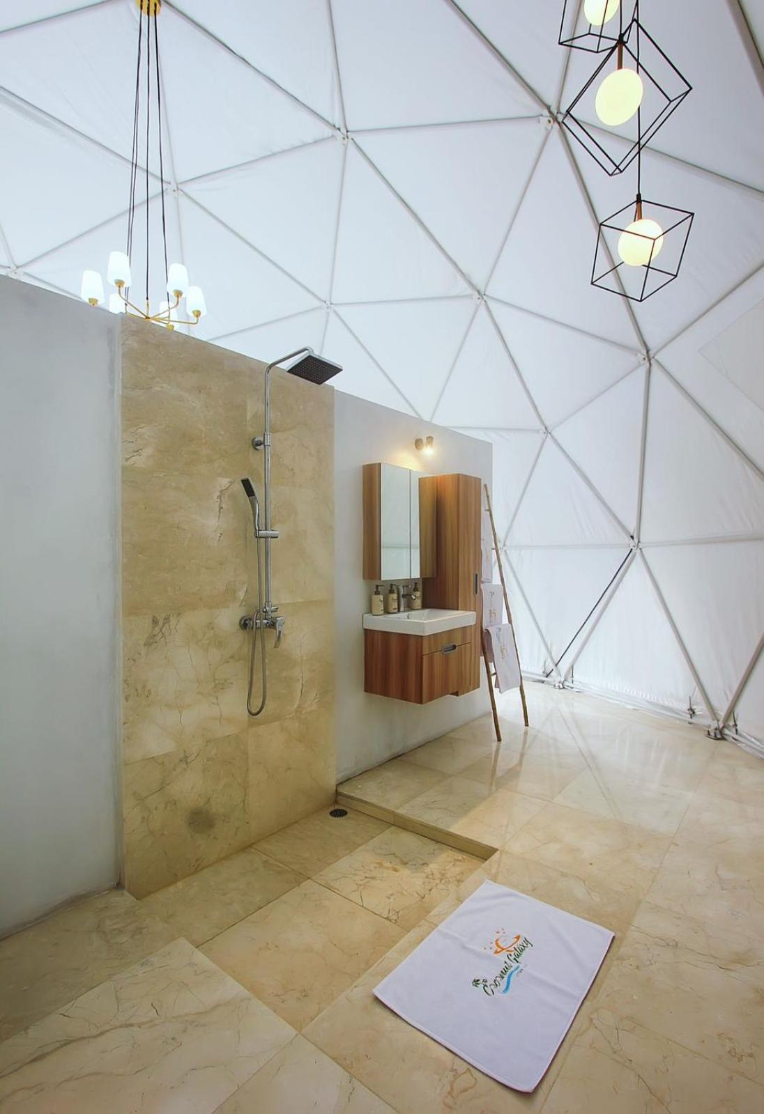 Villa with Private Pool - Photo 11