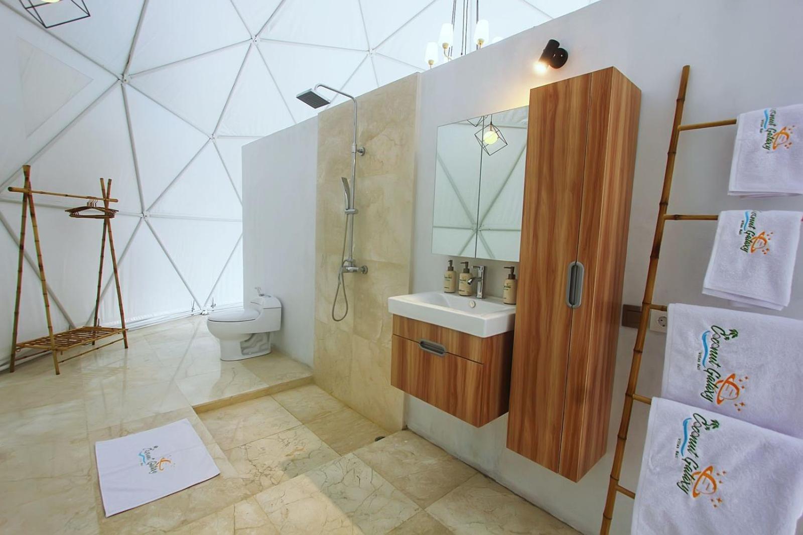 Villa with Private Pool - Photo 9